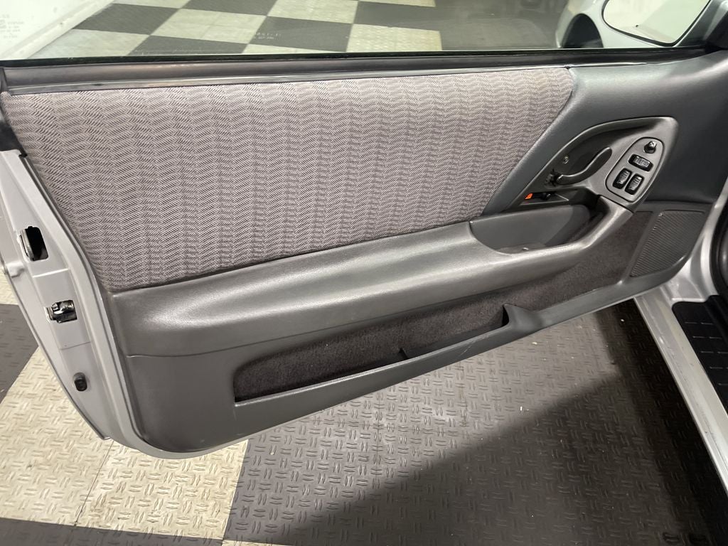 1999 Chevrolet Camaro Base