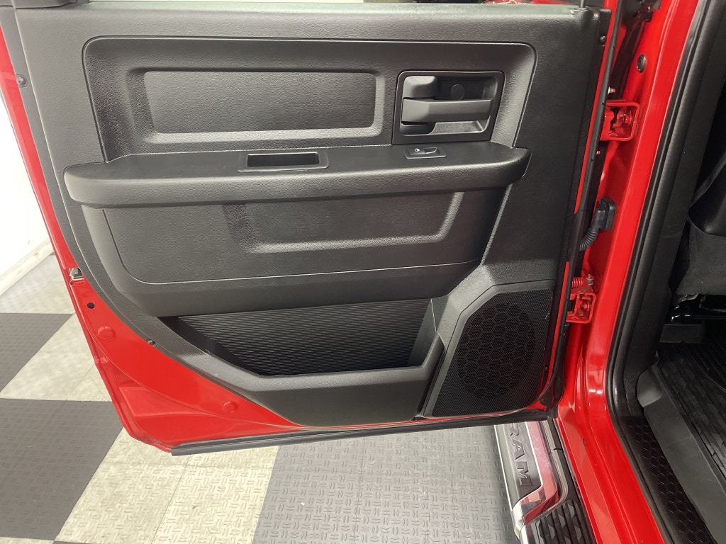 2021 RAM 3500 Tradesman Crew Cab 4x4 6'4' Box