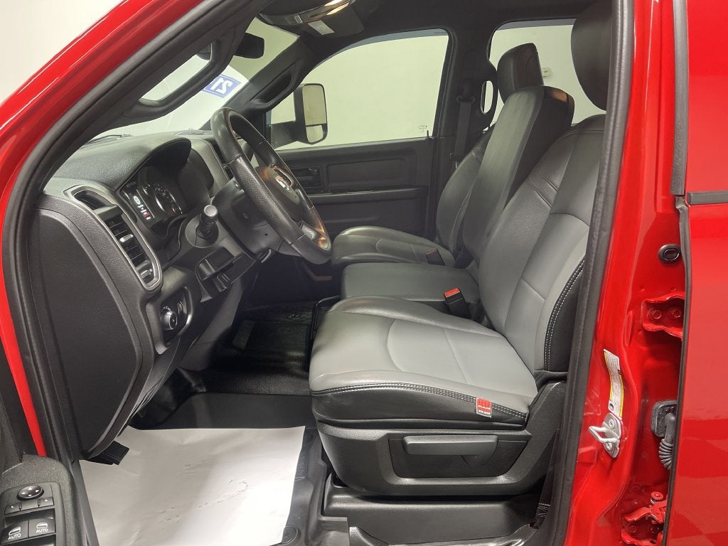2021 RAM 3500 Tradesman Crew Cab 4x4 6'4' Box
