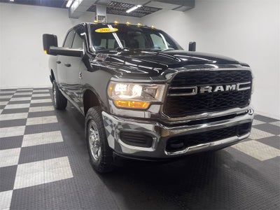 2022 RAM 2500 Tradesman Crew Cab 4x4 6'4' Box
