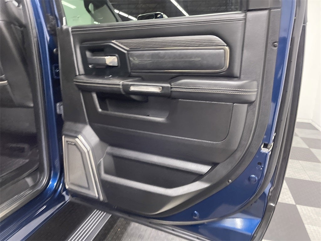 2019 RAM 2500 Limited Crew Cab 4x4 6'4' Box