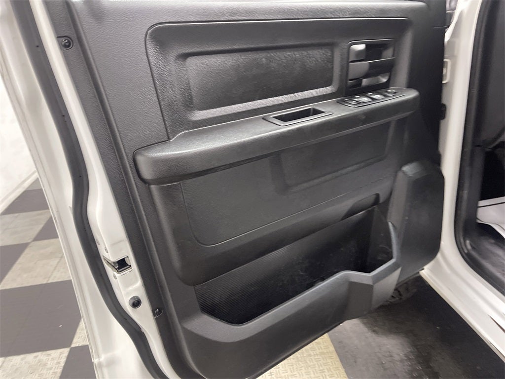 2017 RAM 3500 Chassis Tradesman/SLT/Laramie