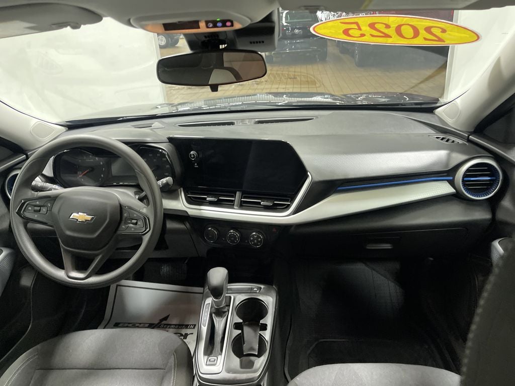 2025 Chevrolet Trax FWD LS