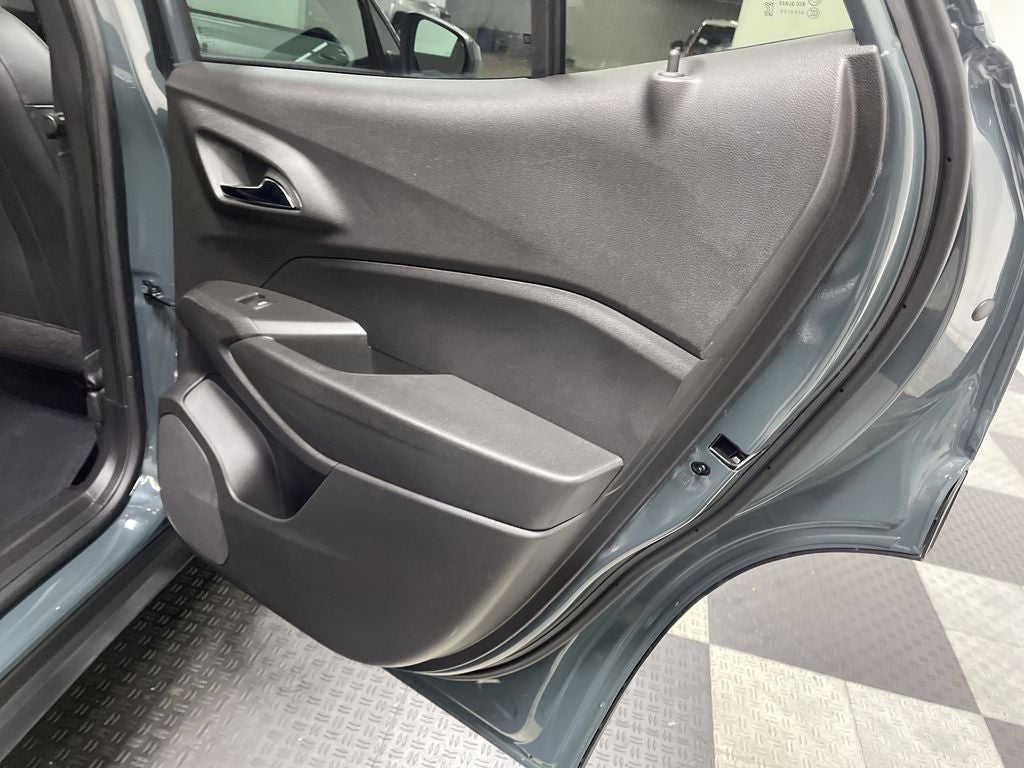 2025 Chevrolet Trax FWD LT