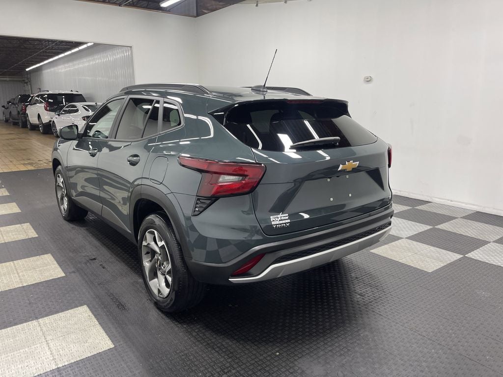 2025 Chevrolet Trax FWD LT