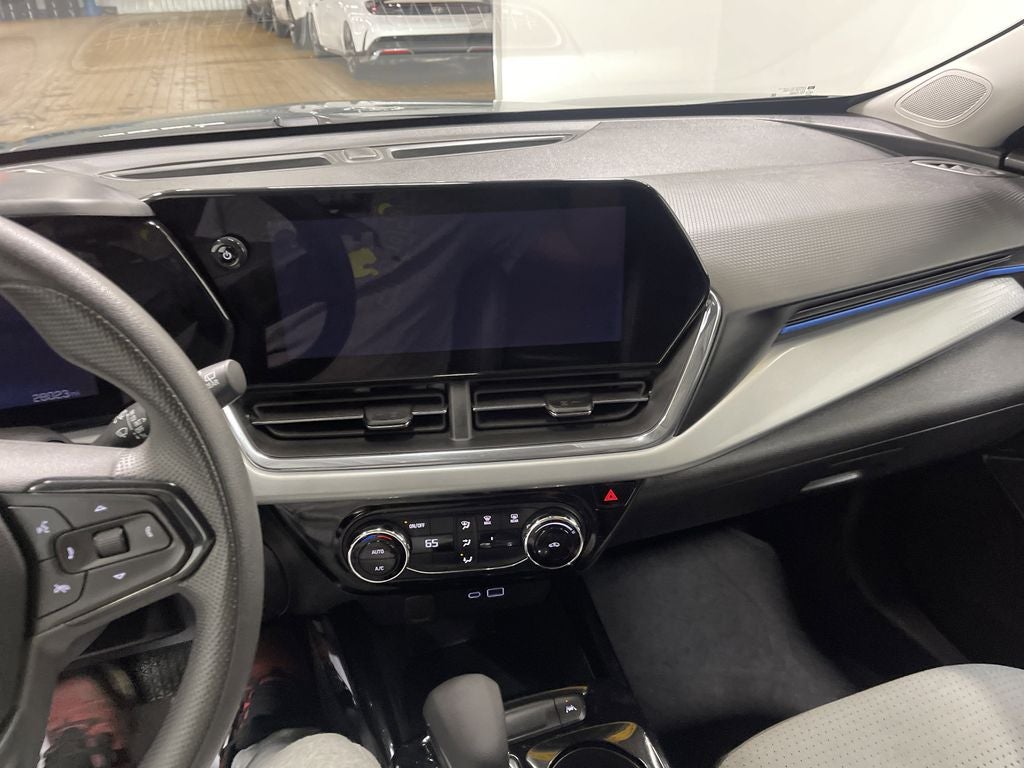 2025 Chevrolet Trax FWD LT