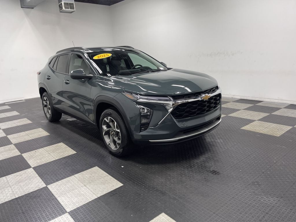2025 Chevrolet Trax FWD LT