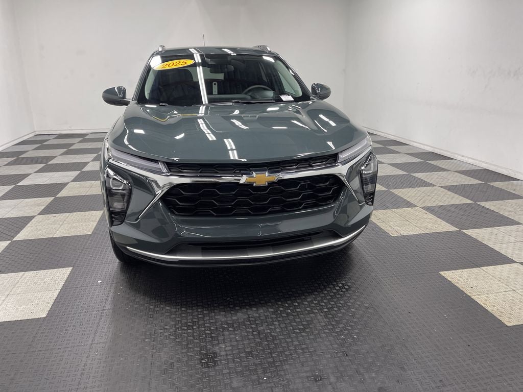 2025 Chevrolet Trax FWD LT
