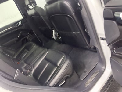 2017 Porsche Cayenne Platinum Edition