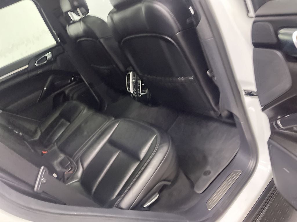 2017 Porsche Cayenne Platinum Edition