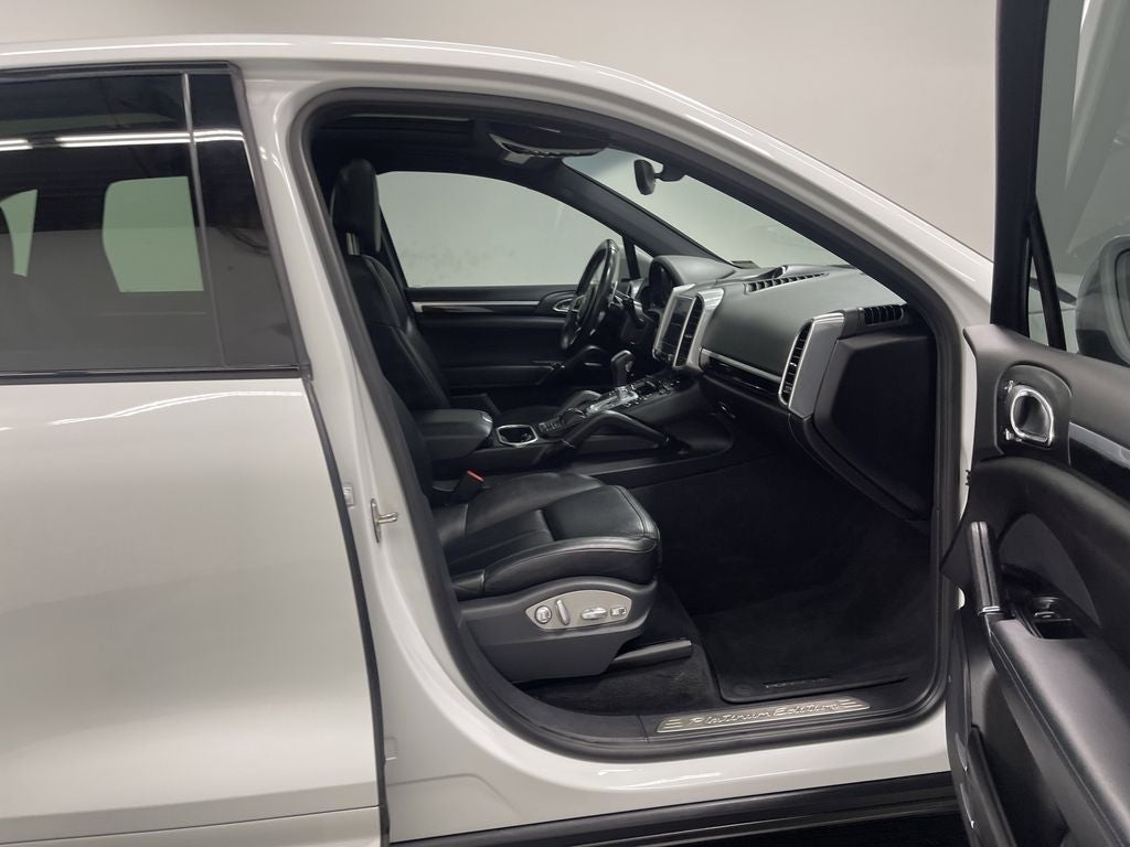 2017 Porsche Cayenne Platinum Edition