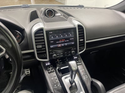 2017 Porsche Cayenne Platinum Edition