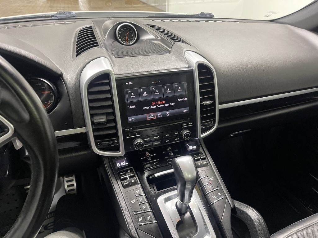 2017 Porsche Cayenne Platinum Edition