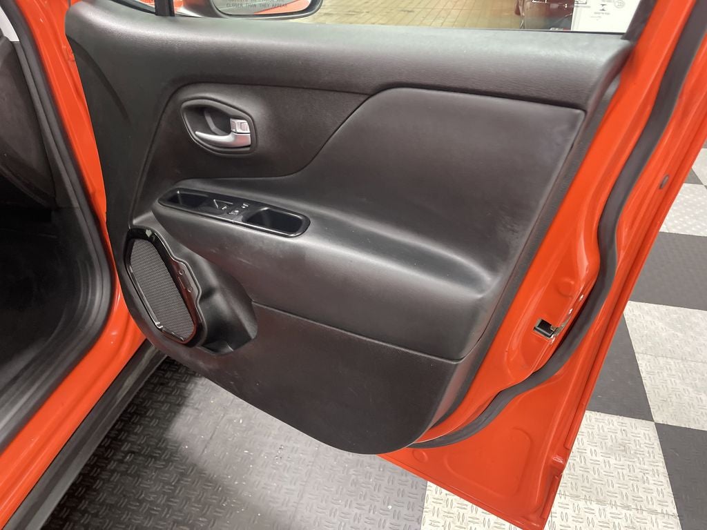 2017 Jeep Renegade Altitude FWD