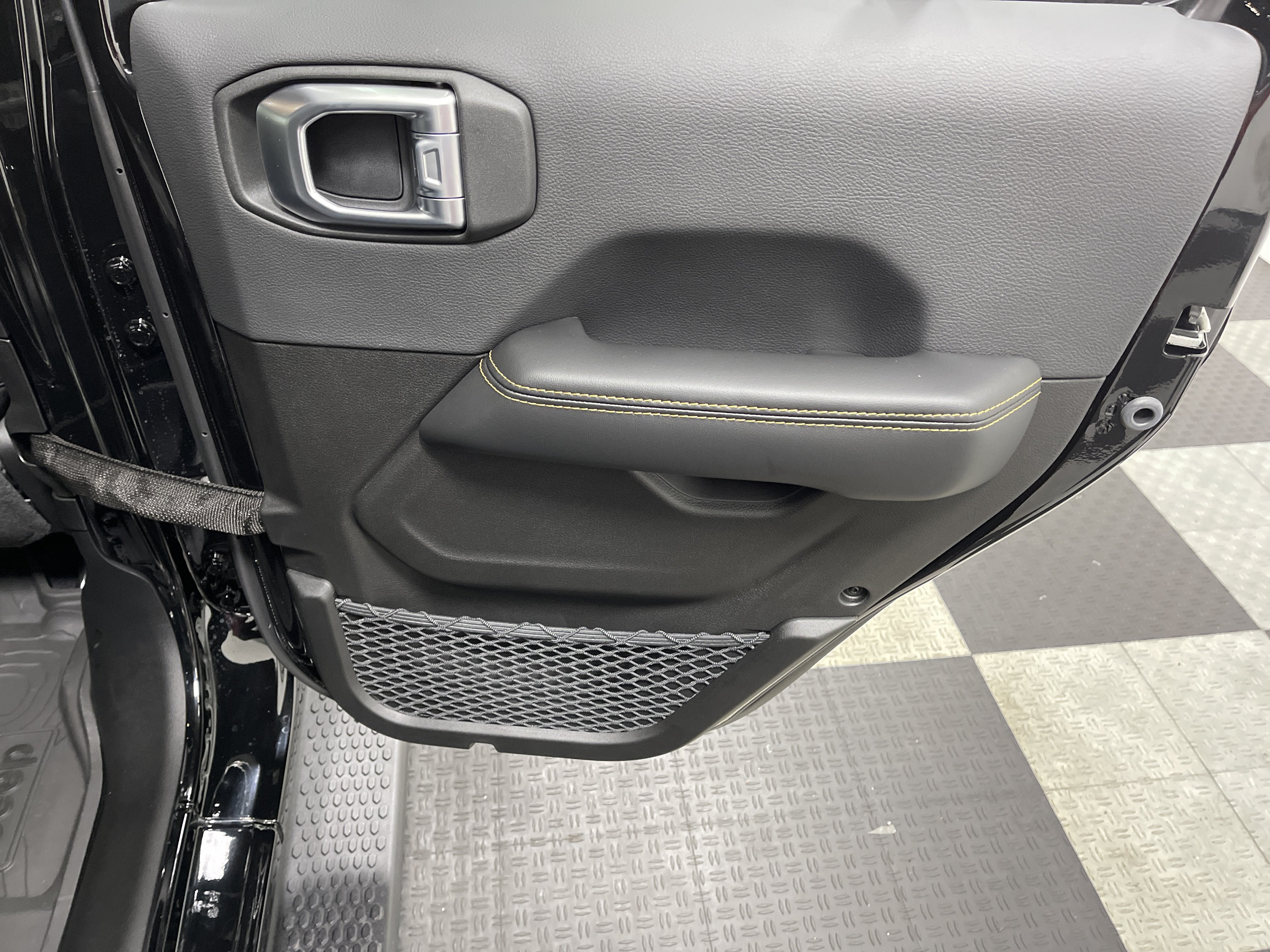 2027 Jeep Wrangler WRANGLER 4-DOOR SAHARA