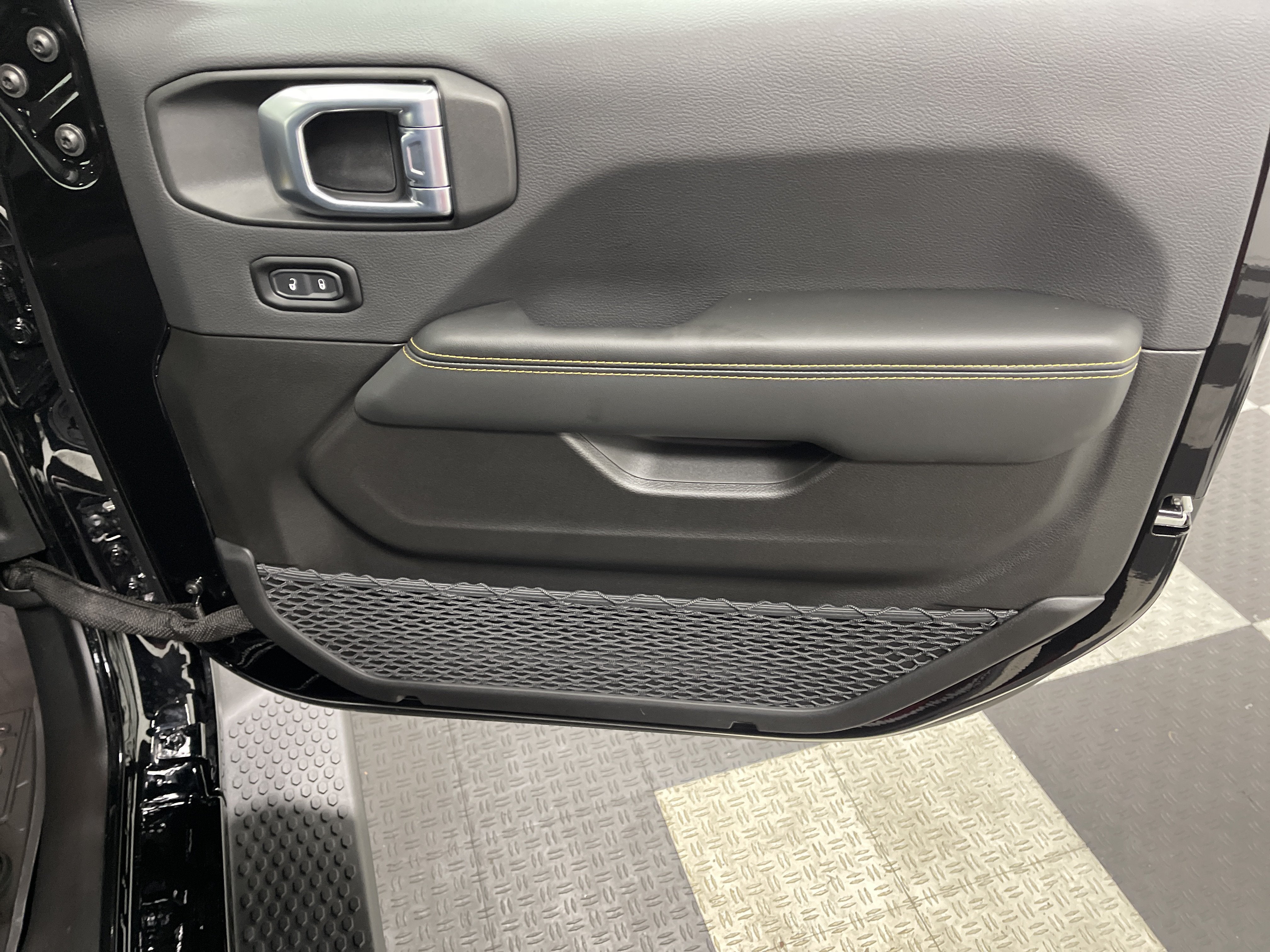 2027 Jeep Wrangler WRANGLER 4-DOOR SAHARA