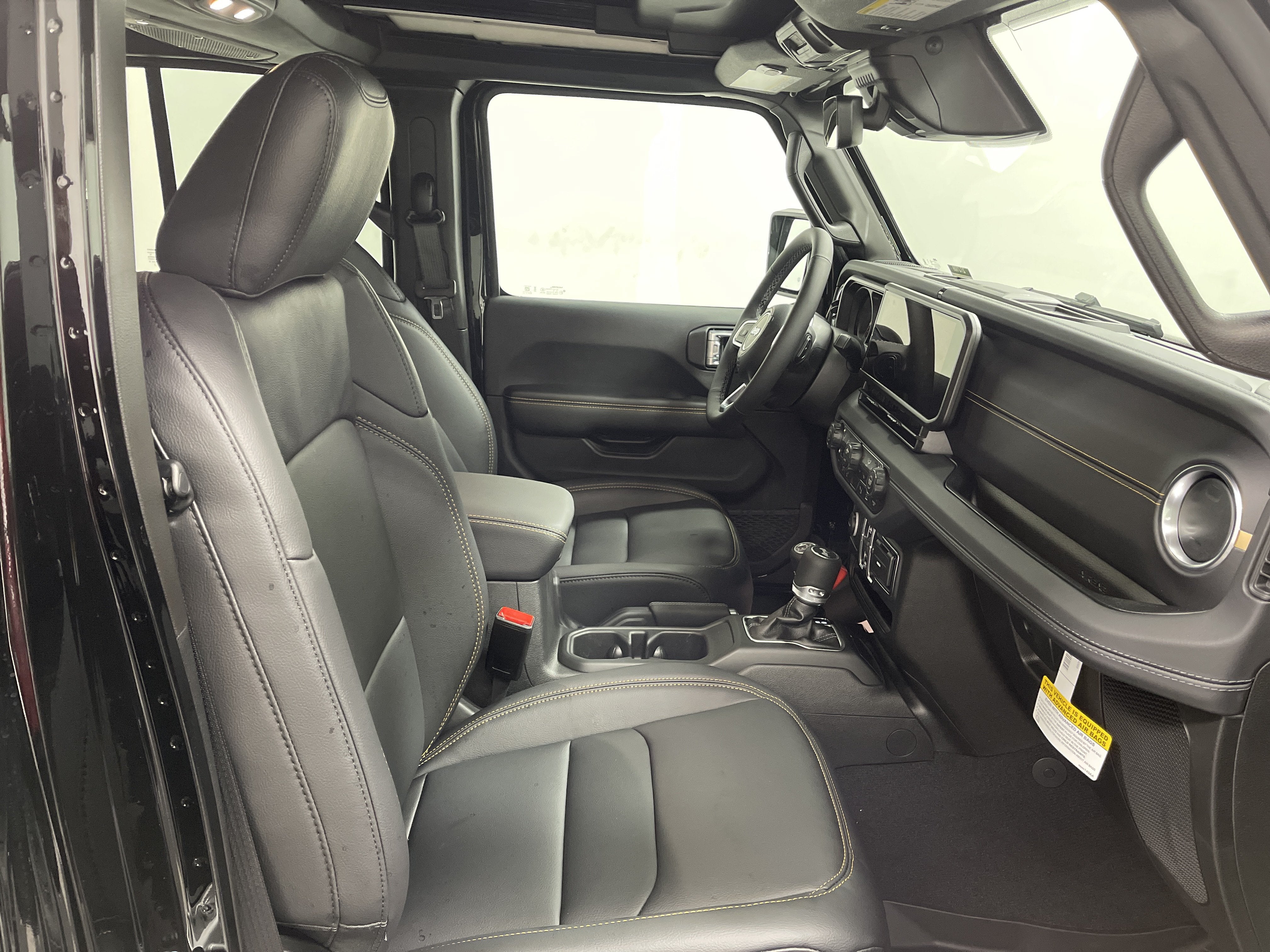 2027 Jeep Wrangler WRANGLER 4-DOOR SAHARA