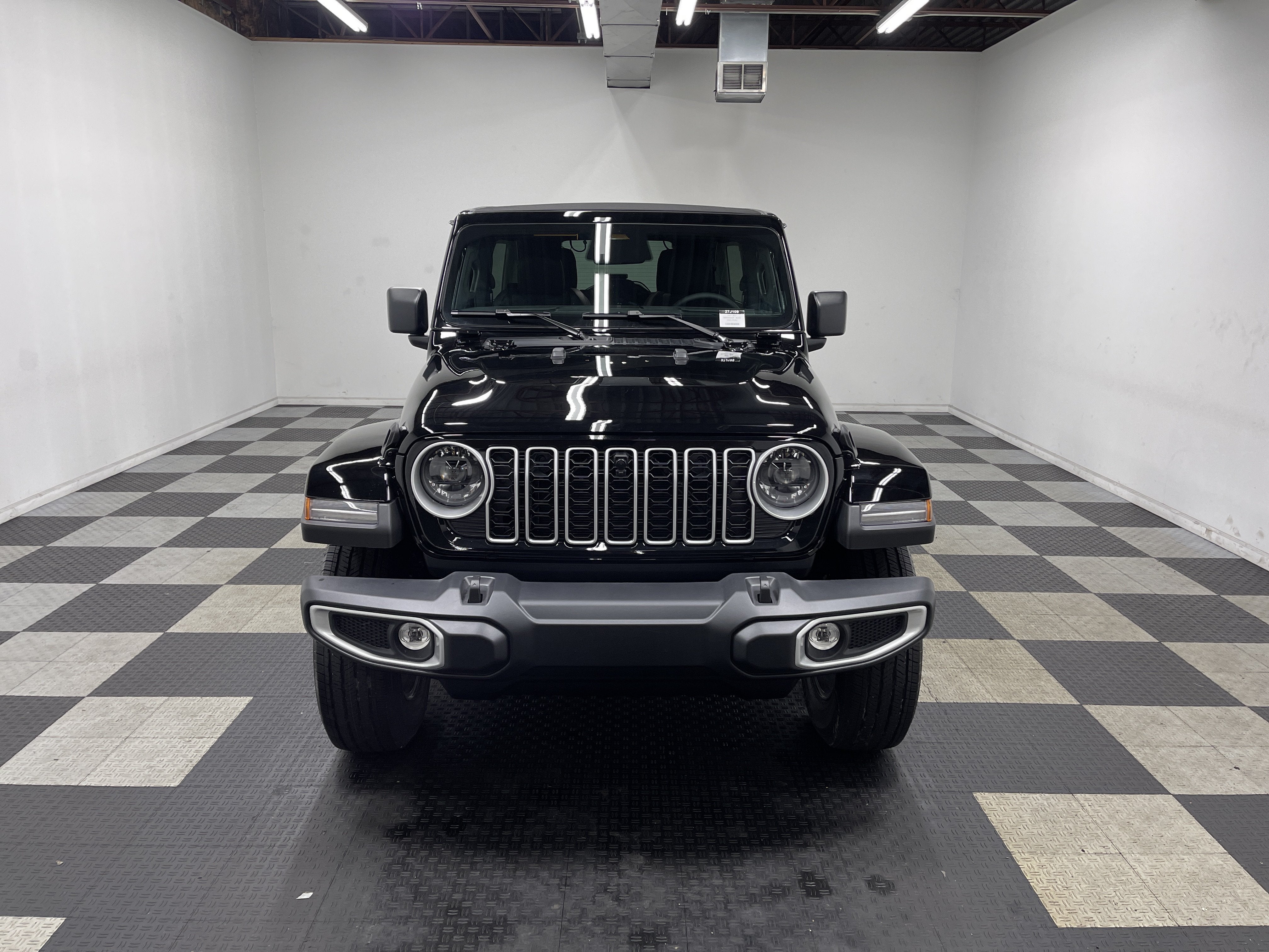 2027 Jeep Wrangler WRANGLER 4-DOOR SAHARA
