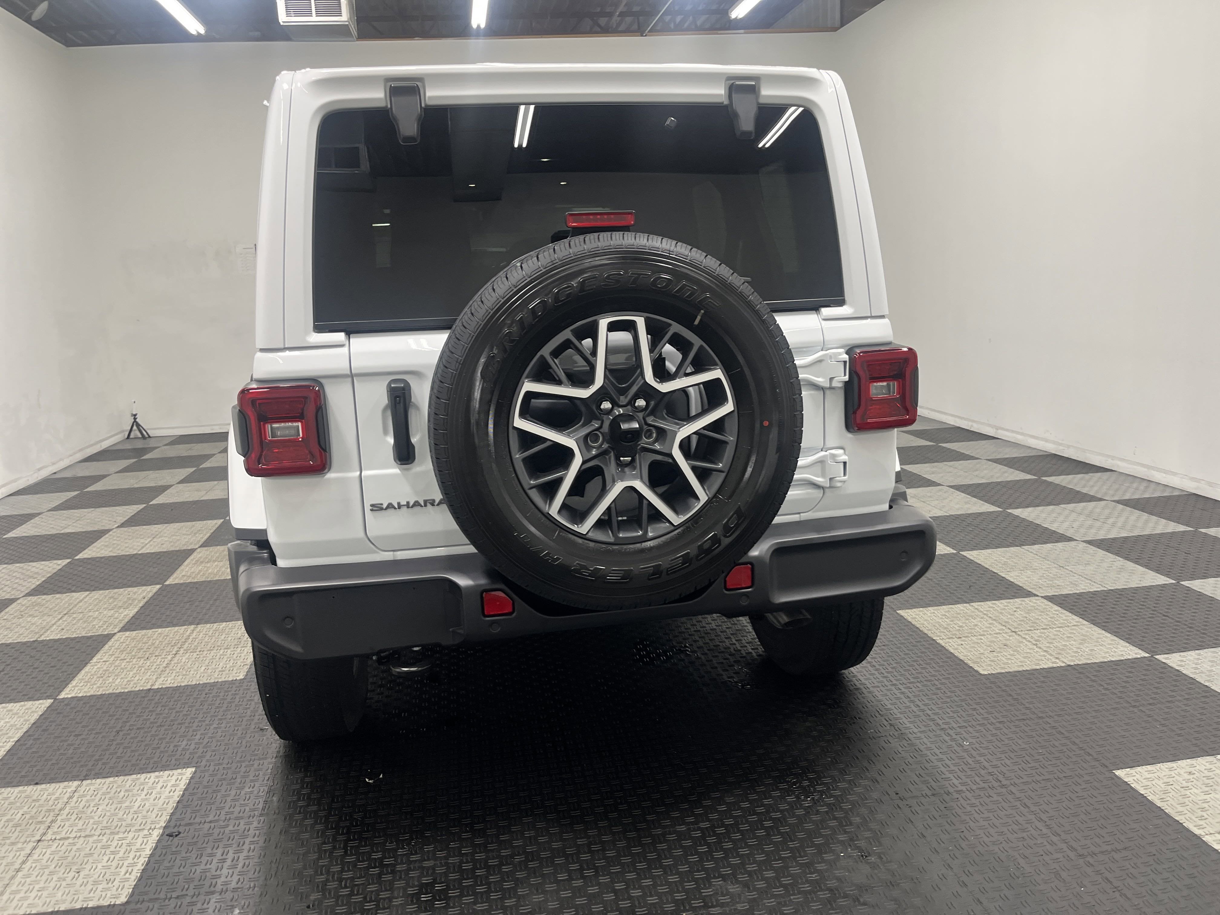 2025 Jeep Wrangler WRANGLER 4-DOOR SAHARA