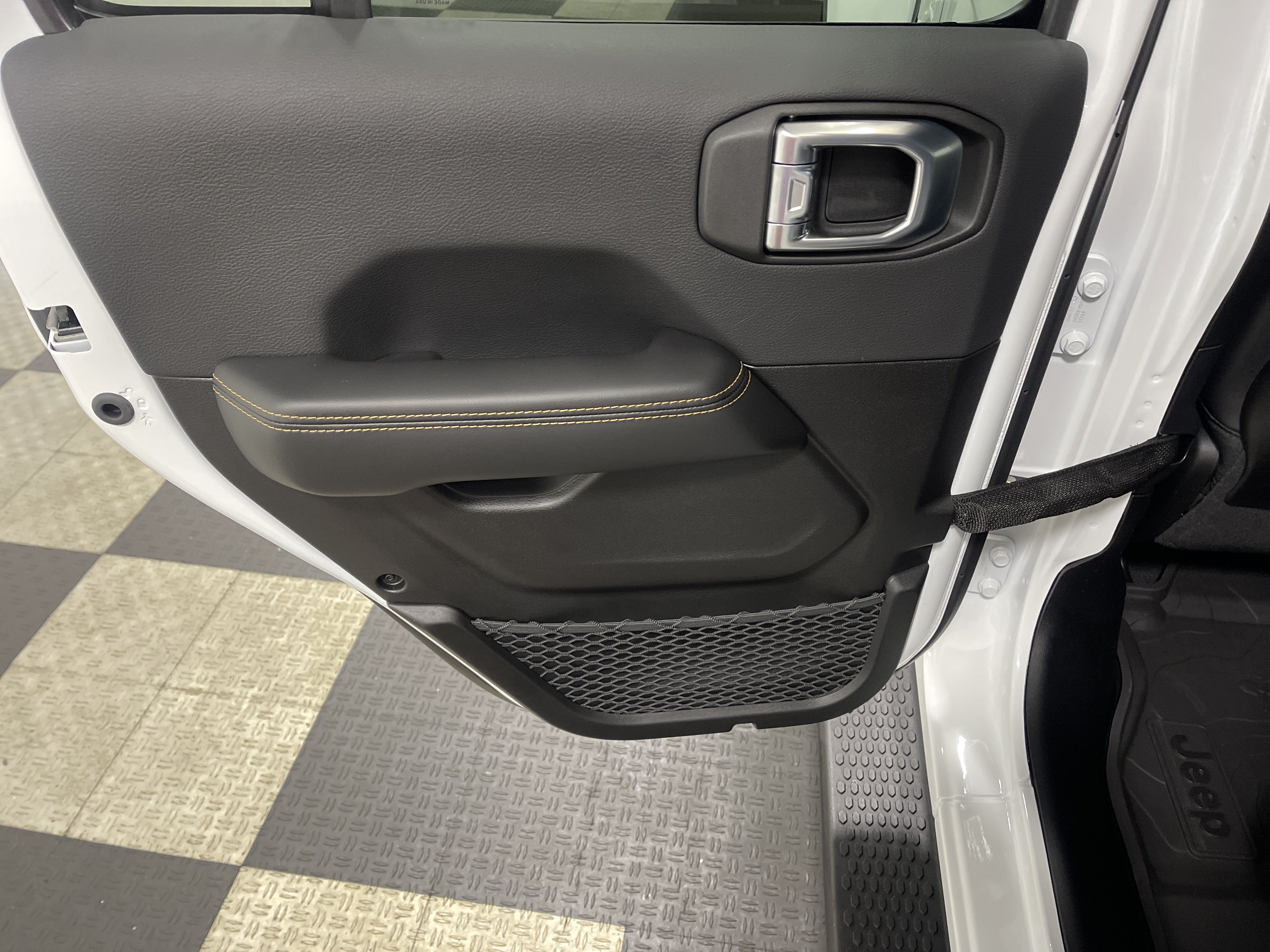2027 Jeep Wrangler WRANGLER 4-DOOR SAHARA