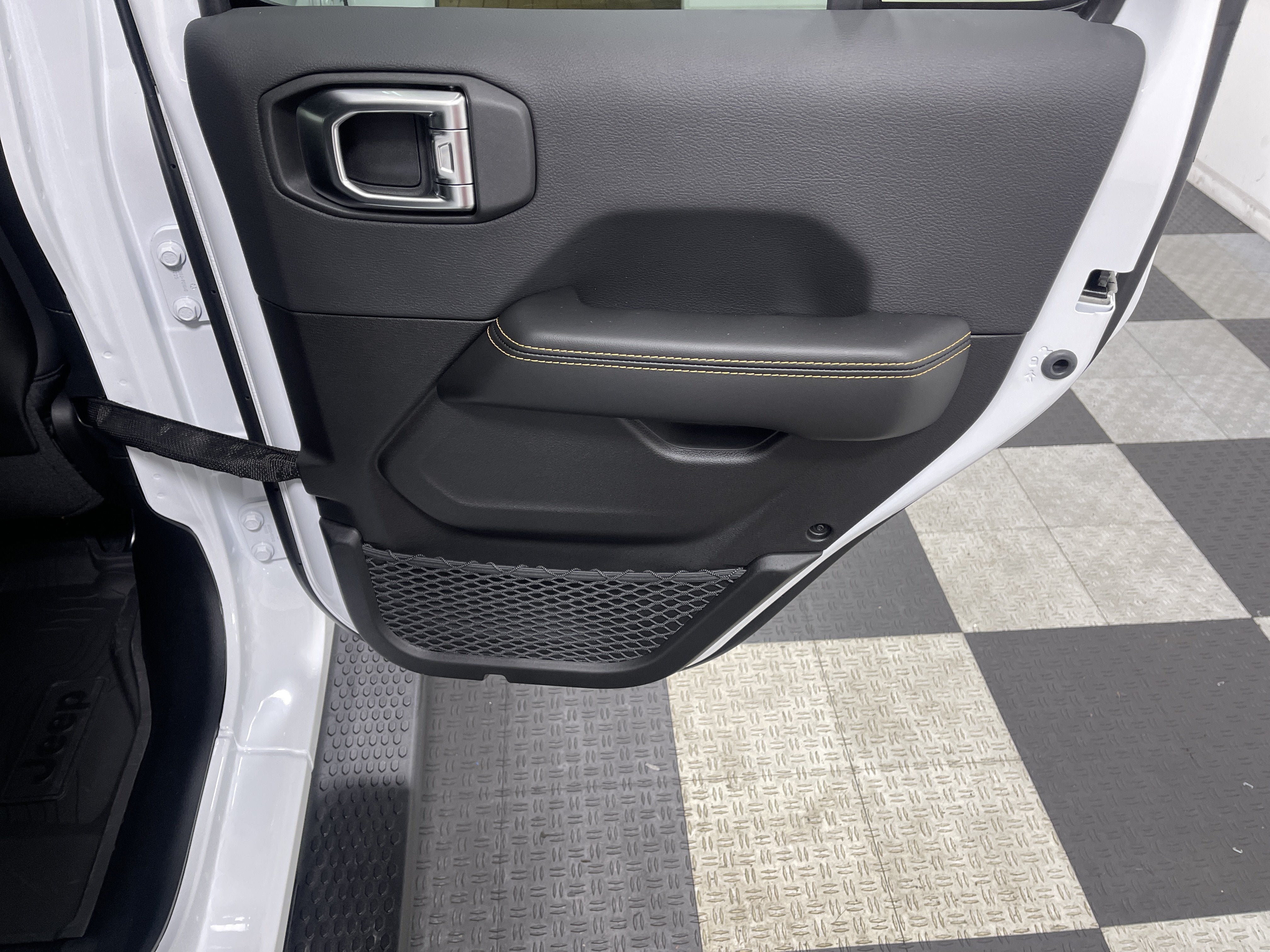 2027 Jeep Wrangler WRANGLER 4-DOOR SAHARA