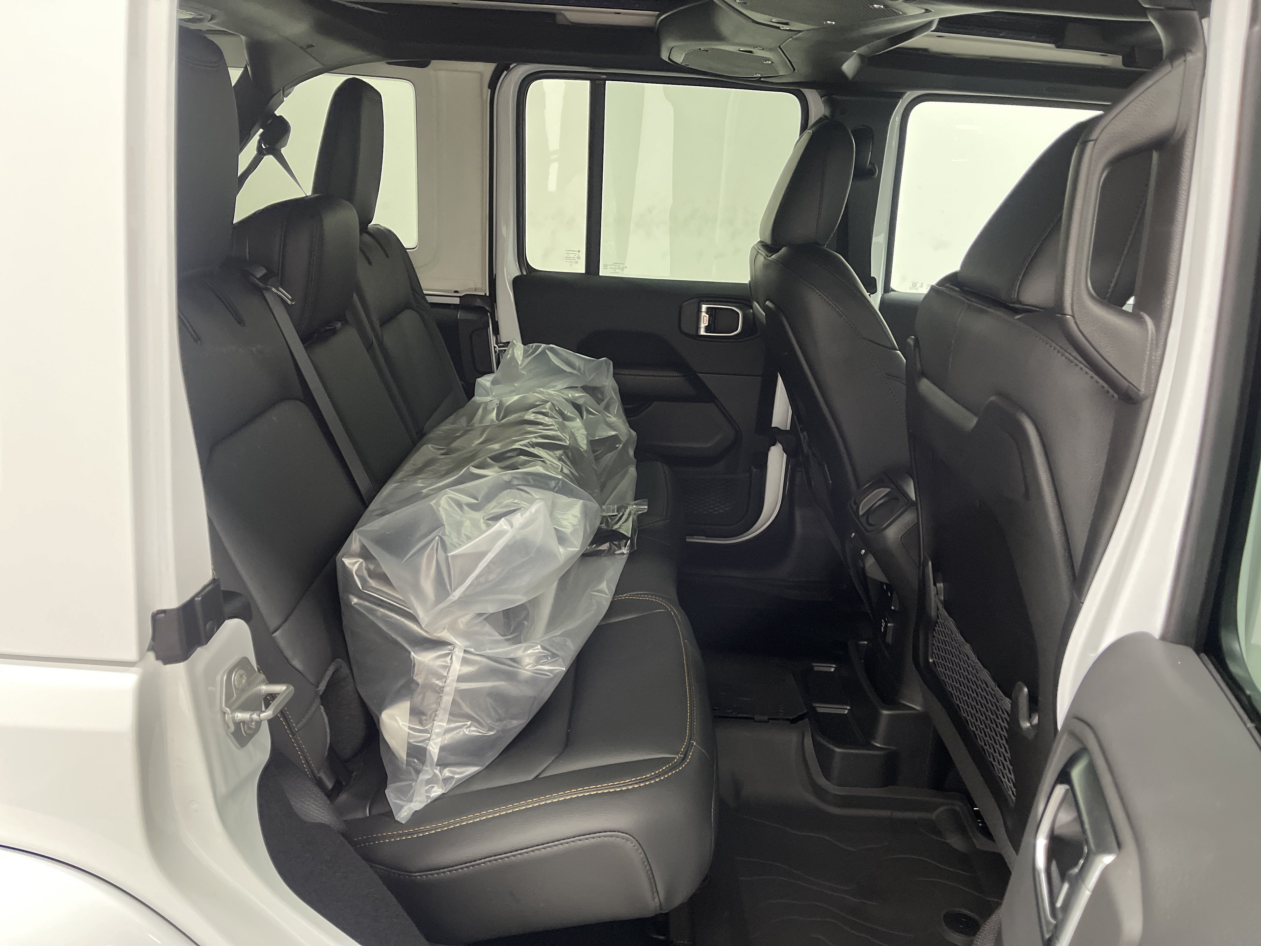 2027 Jeep Wrangler WRANGLER 4-DOOR SAHARA