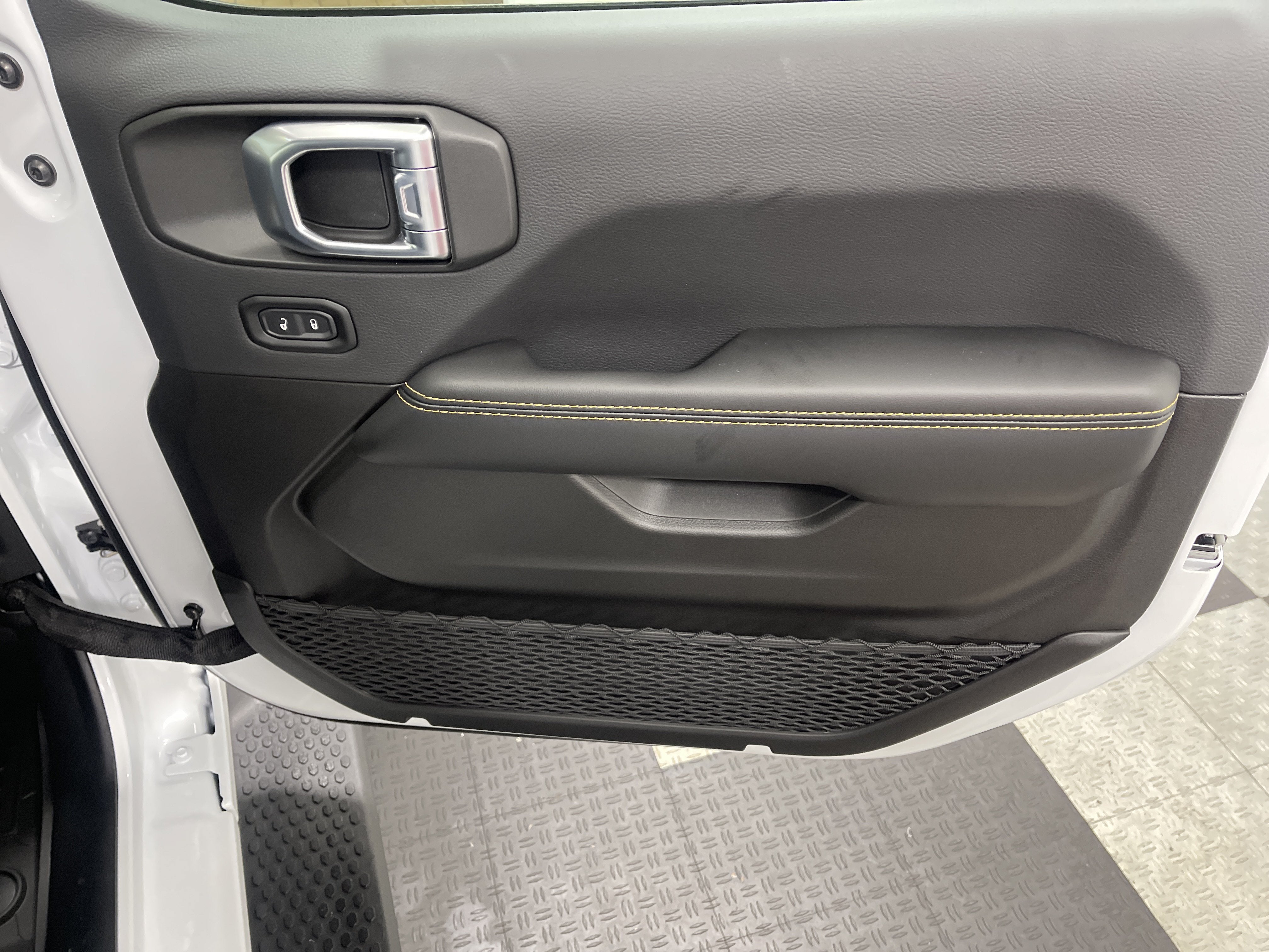2027 Jeep Wrangler WRANGLER 4-DOOR SAHARA