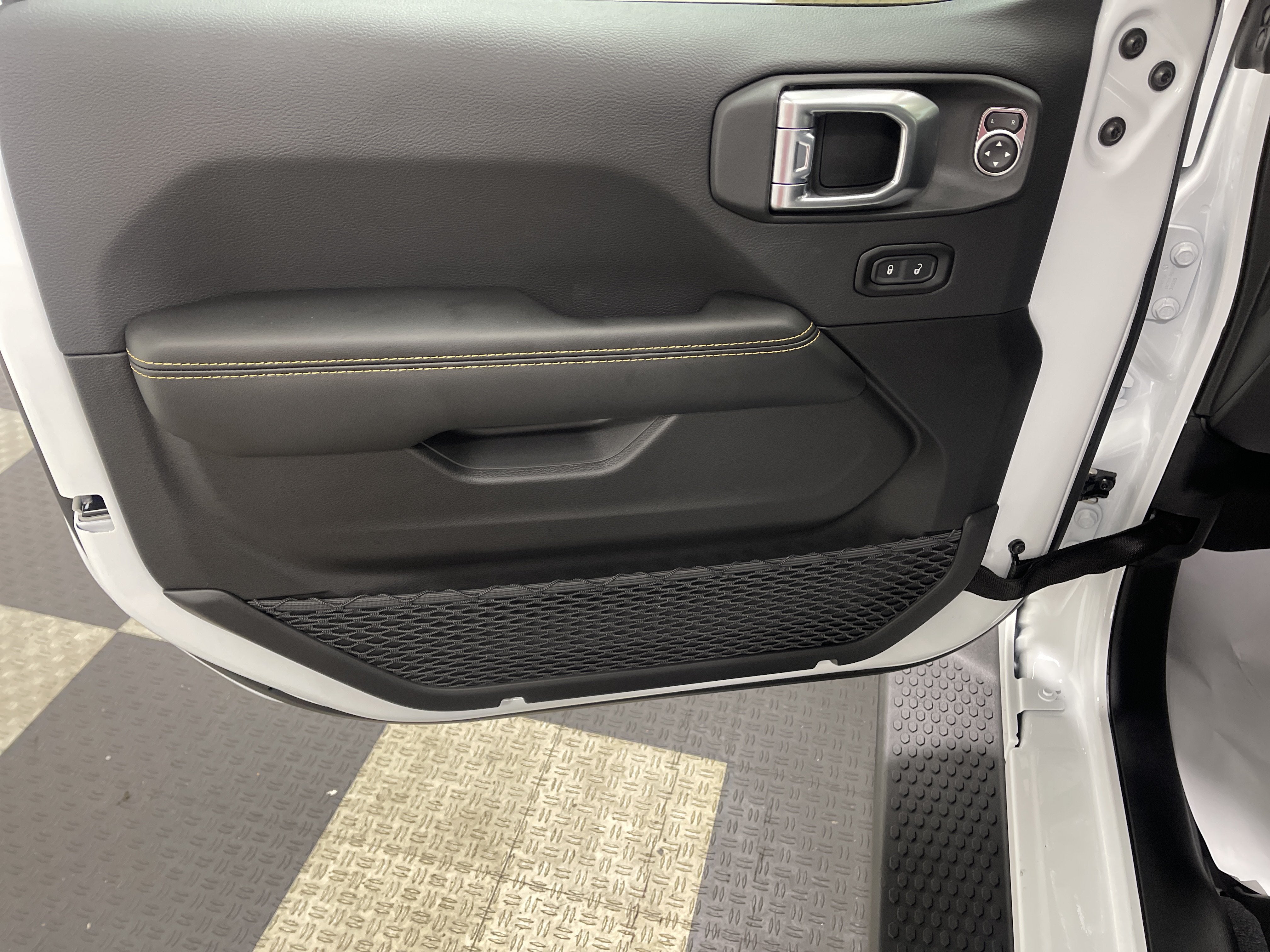 2027 Jeep Wrangler WRANGLER 4-DOOR SAHARA