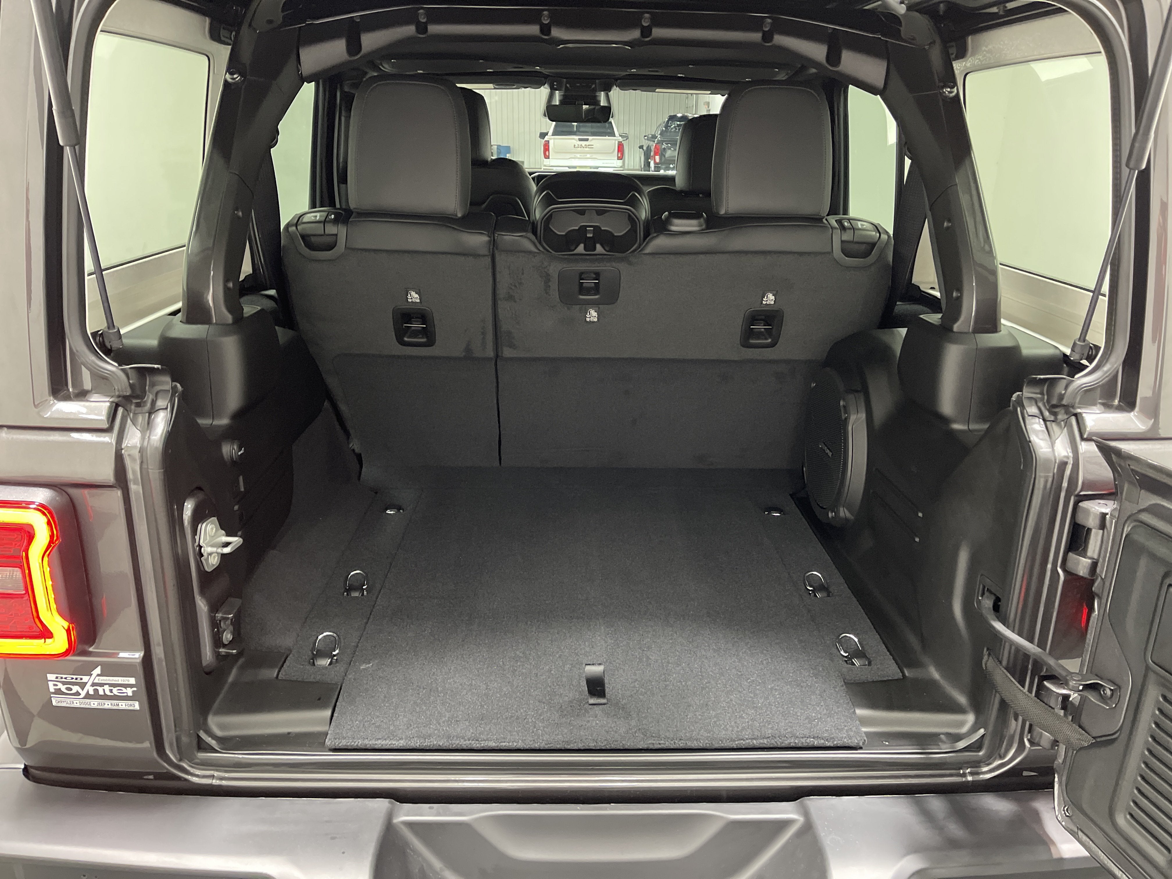 2027 Jeep Wrangler WRANGLER 4-DOOR SAHARA