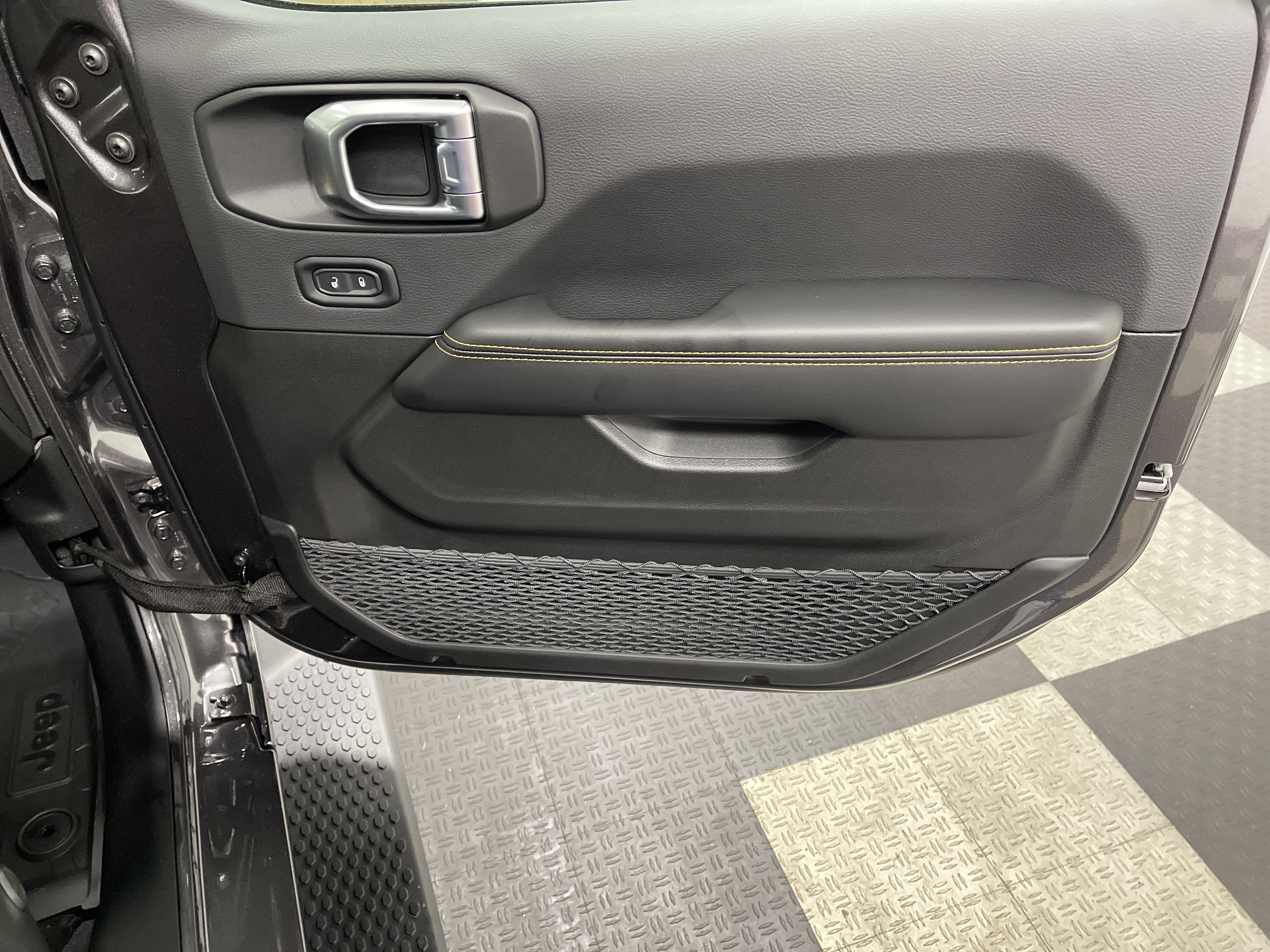 2027 Jeep Wrangler WRANGLER 4-DOOR SAHARA