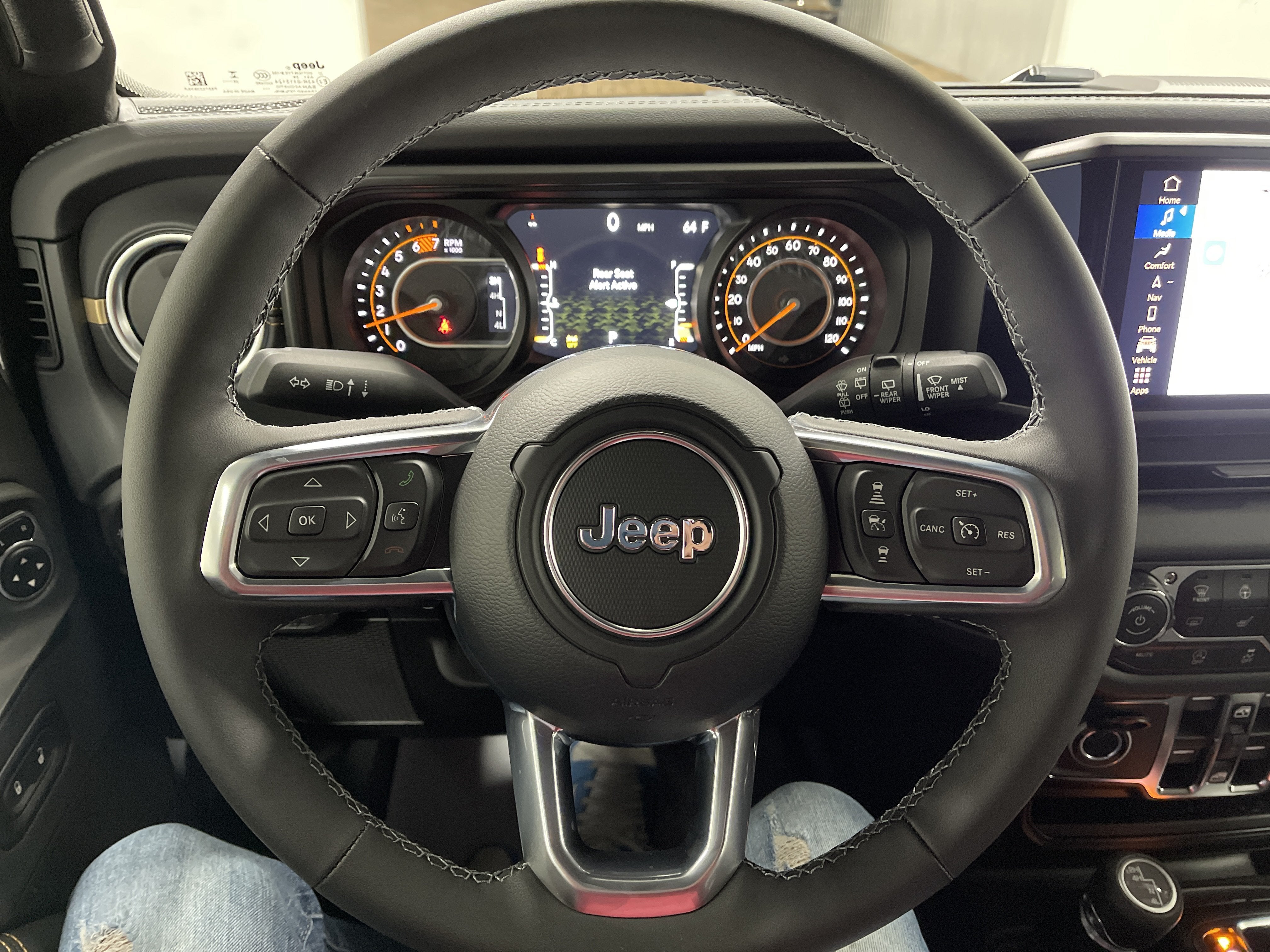 2027 Jeep Wrangler WRANGLER 4-DOOR SAHARA
