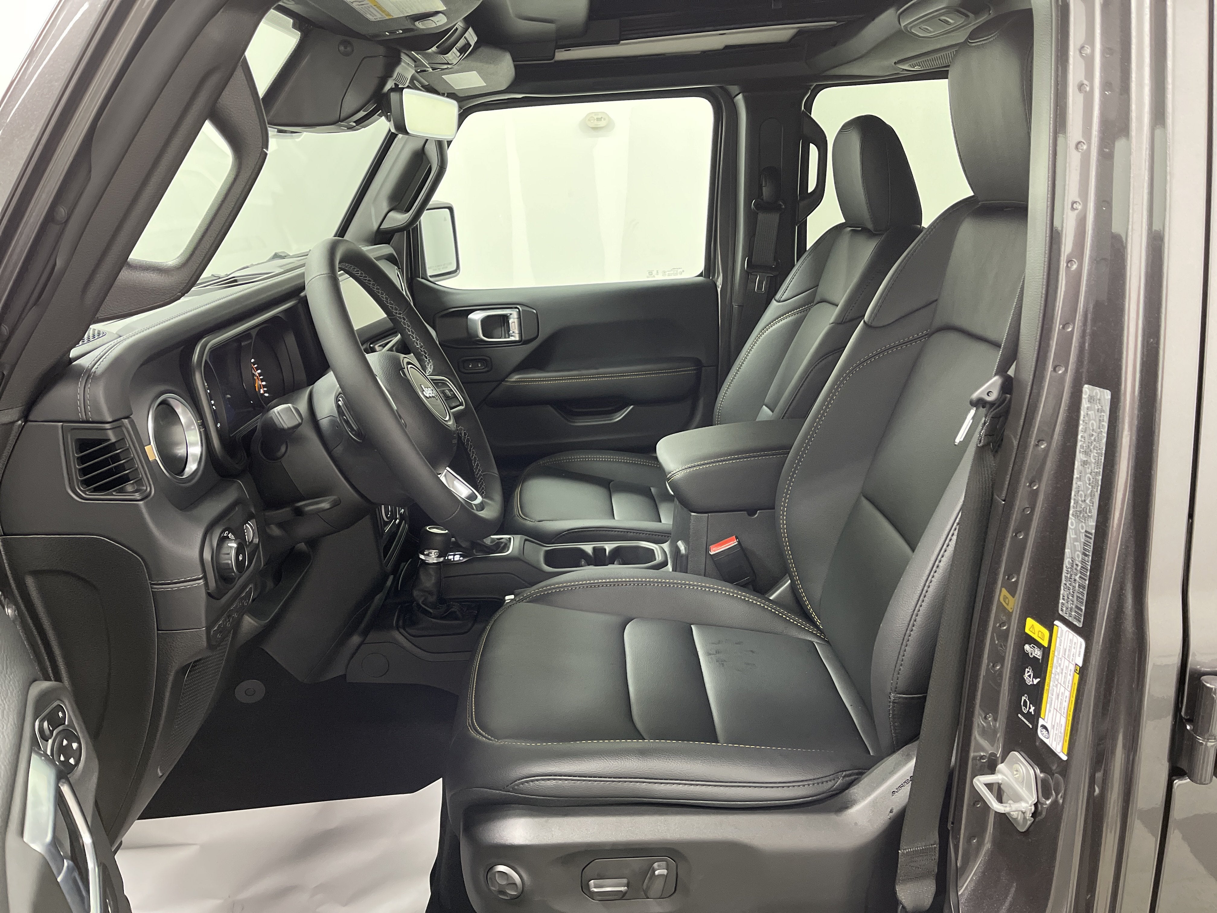 2027 Jeep Wrangler WRANGLER 4-DOOR SAHARA