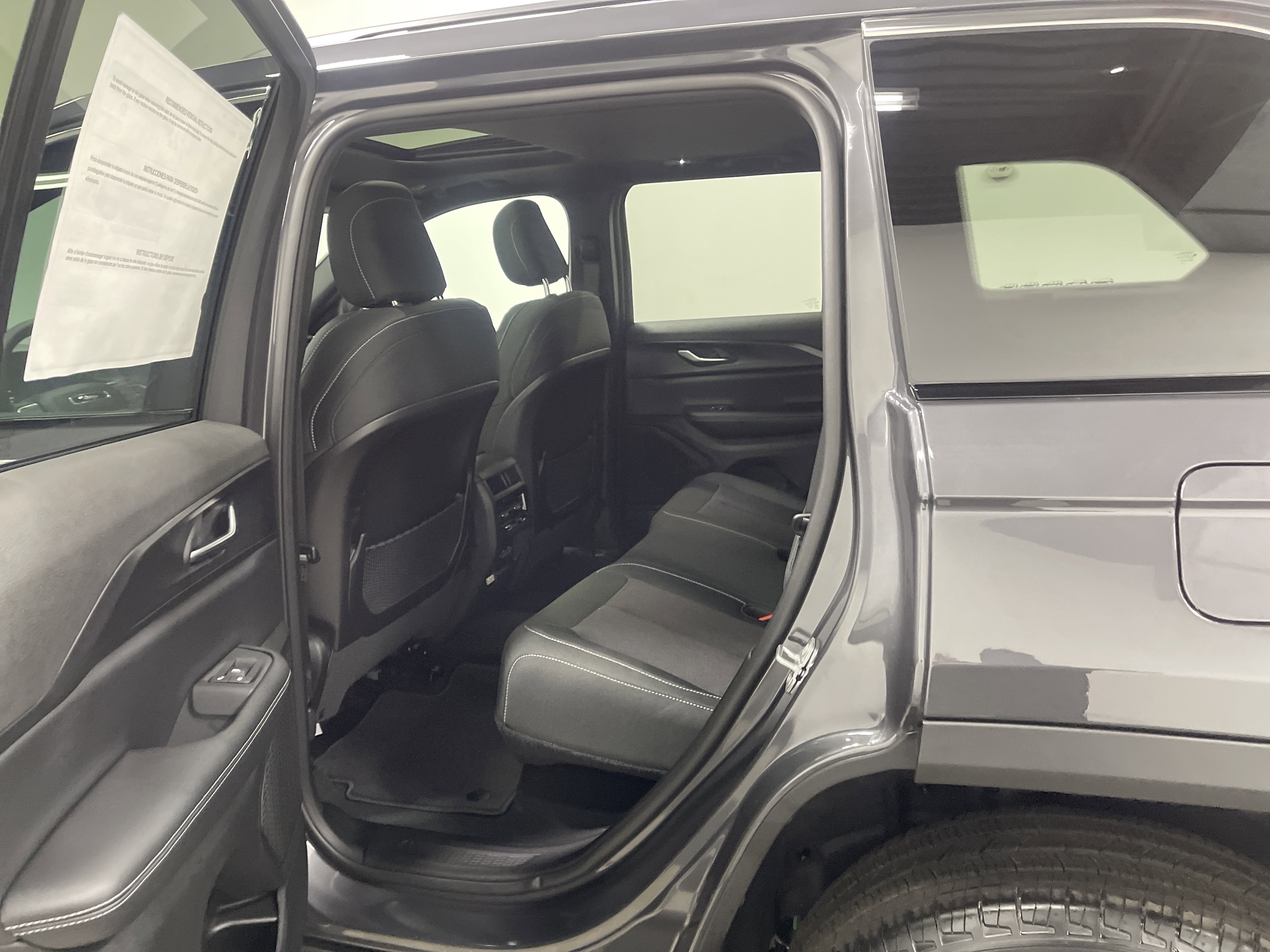 2026 Jeep Grand Cherokee GRAND CHEROKEE LAREDO X 4X4