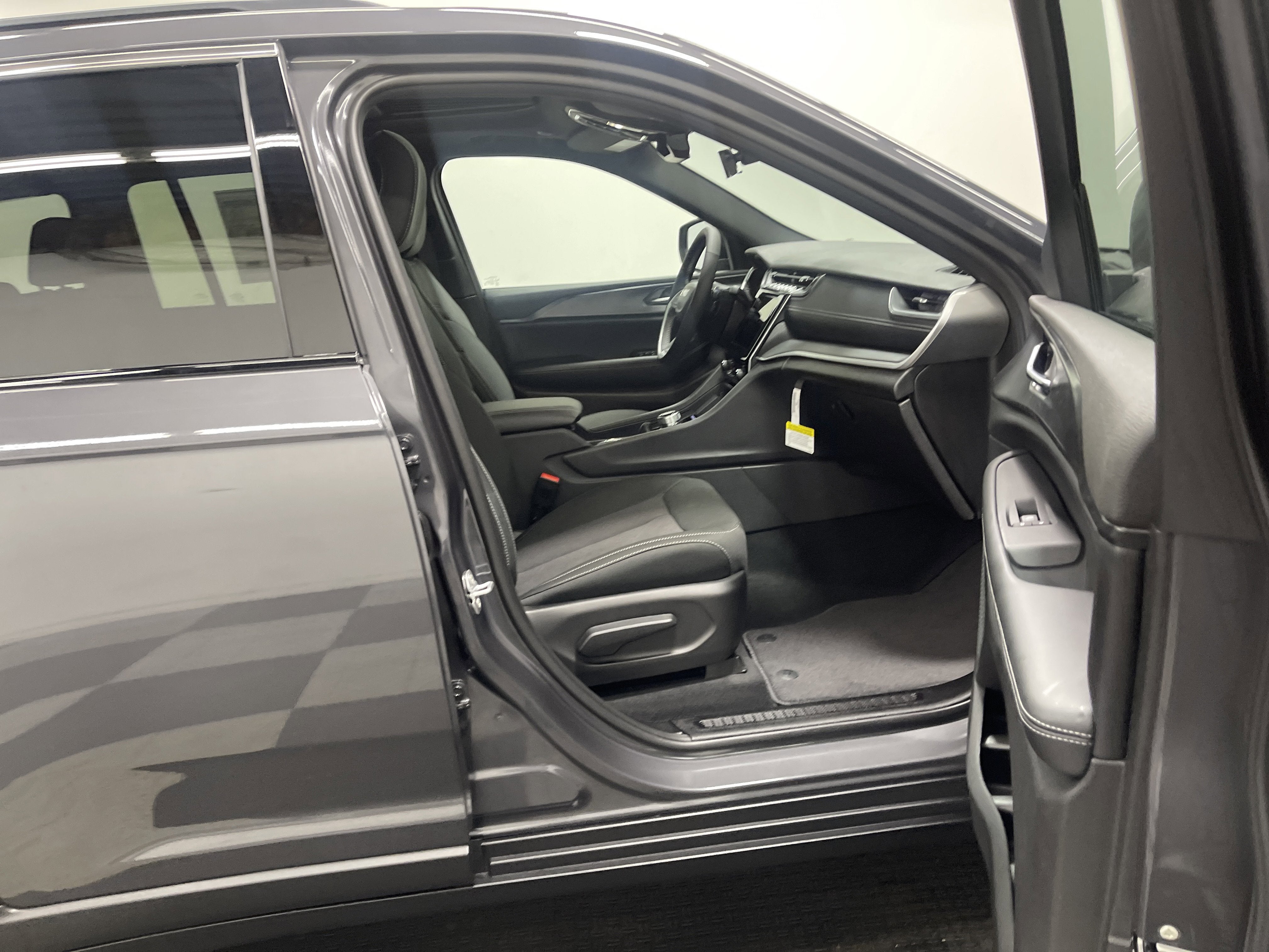 2026 Jeep Grand Cherokee GRAND CHEROKEE LAREDO X 4X4