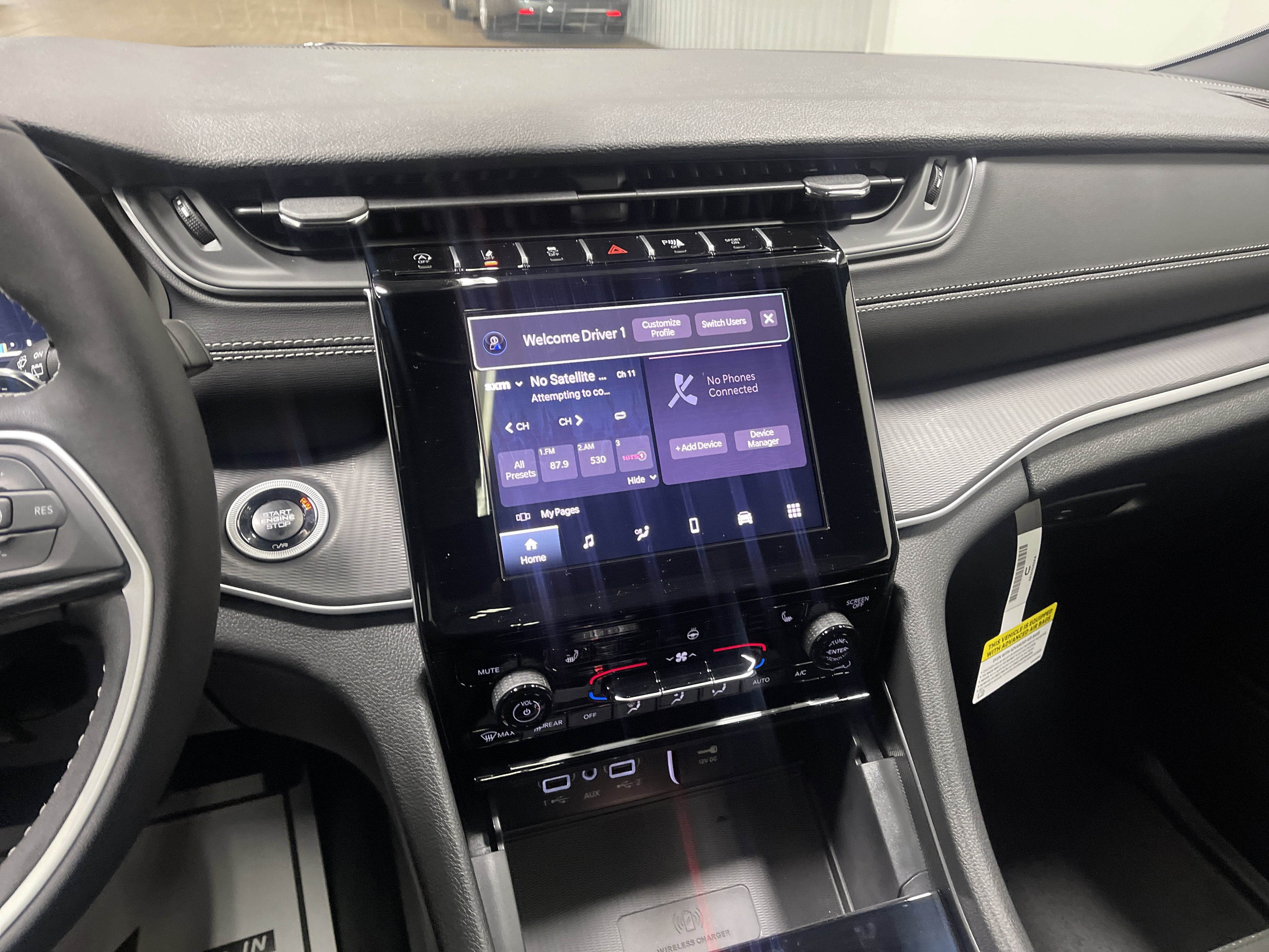 2026 Jeep Grand Cherokee GRAND CHEROKEE LAREDO X 4X4