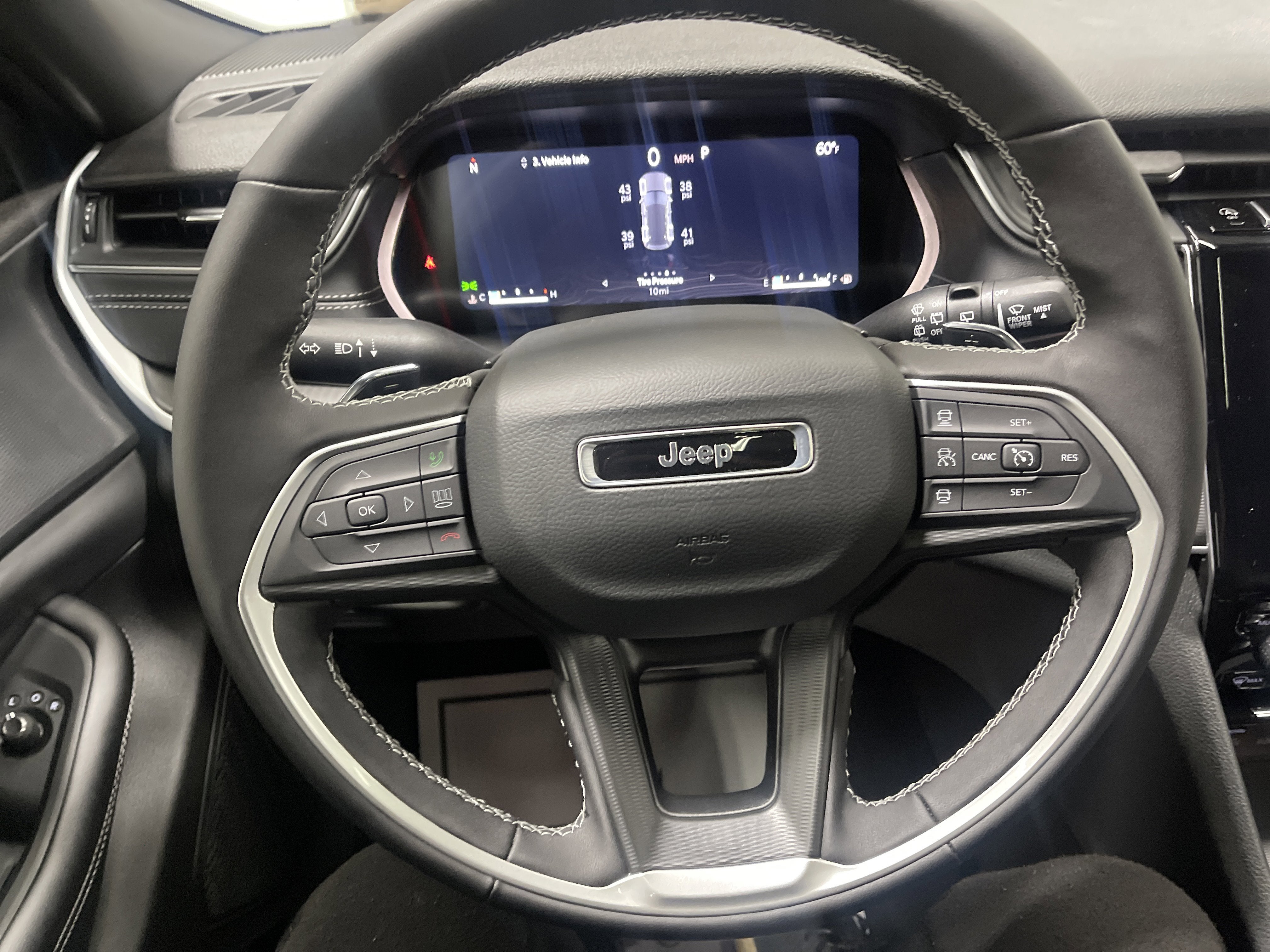 2026 Jeep Grand Cherokee GRAND CHEROKEE LAREDO X 4X4