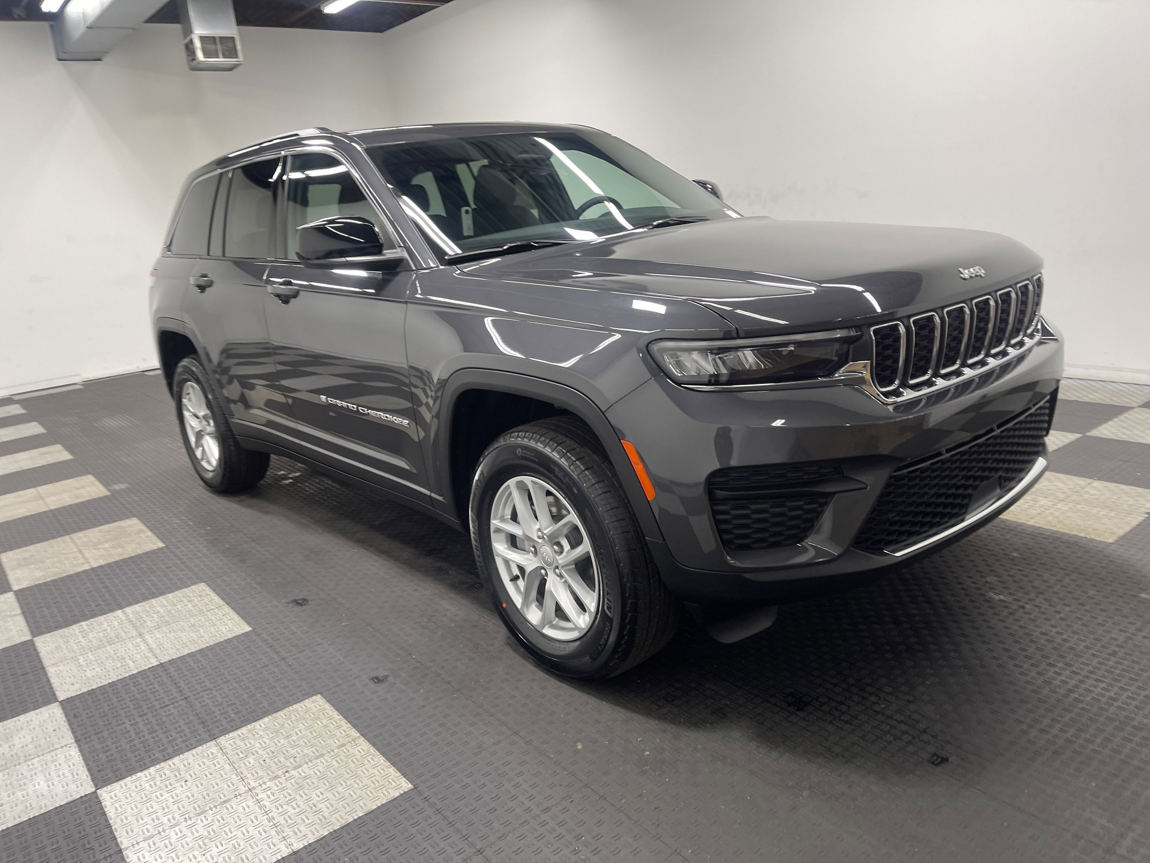2026 Jeep Grand Cherokee GRAND CHEROKEE LAREDO X 4X4