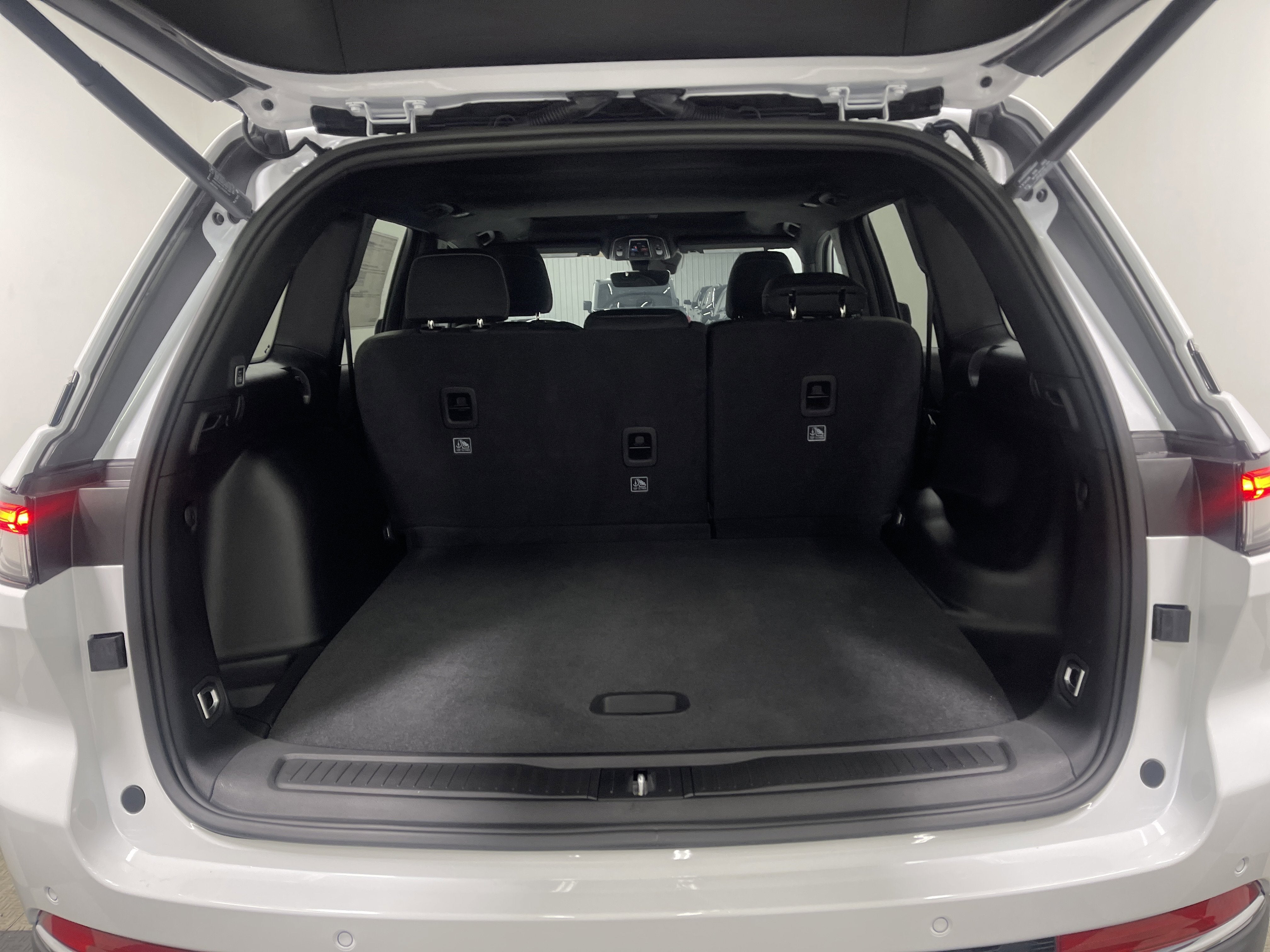 2026 Jeep Grand Cherokee GRAND CHEROKEE LAREDO X 4X4