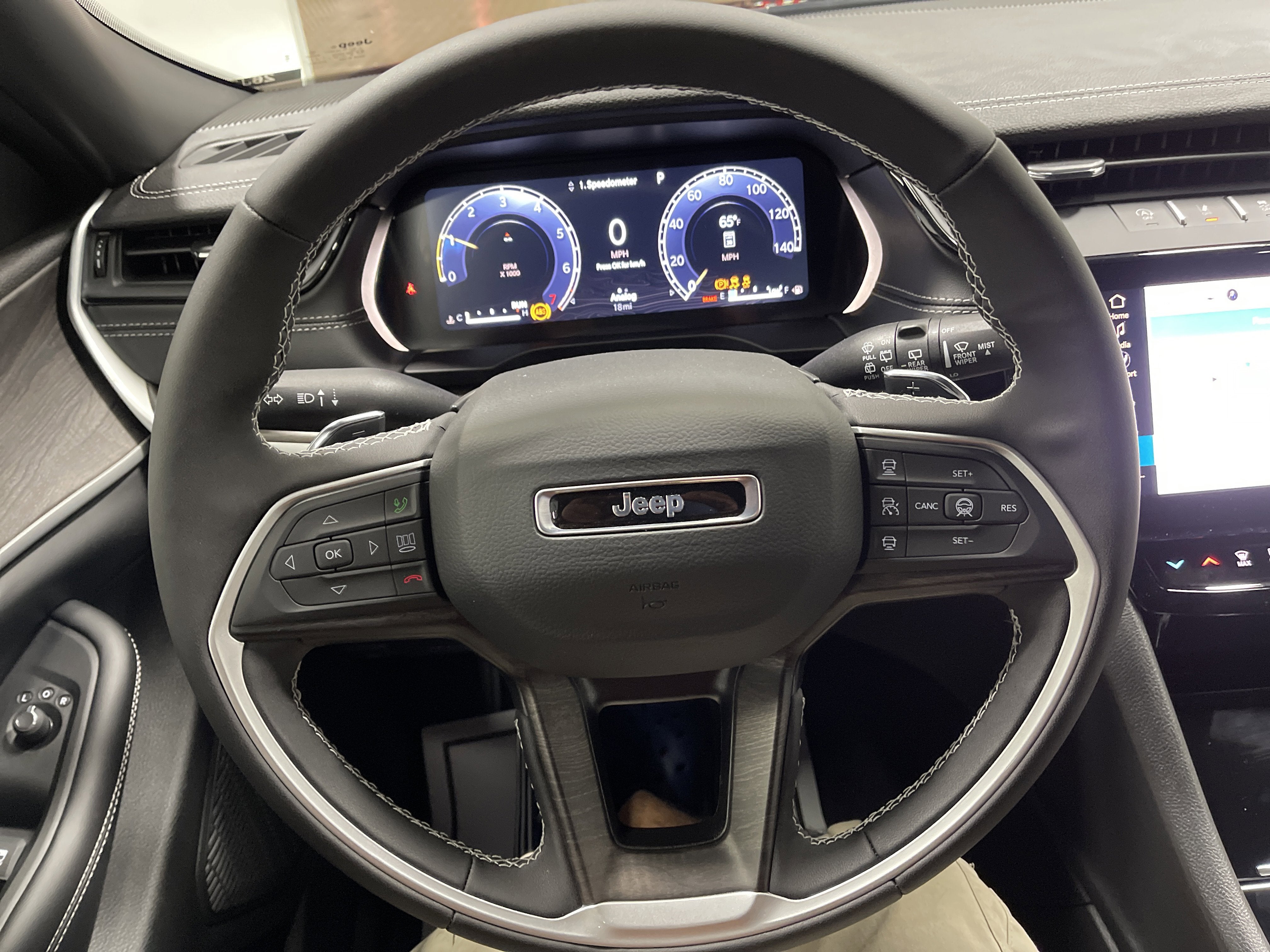 2026 Jeep Grand Cherokee GRAND CHEROKEE LAREDO ALTITUDE 4X4