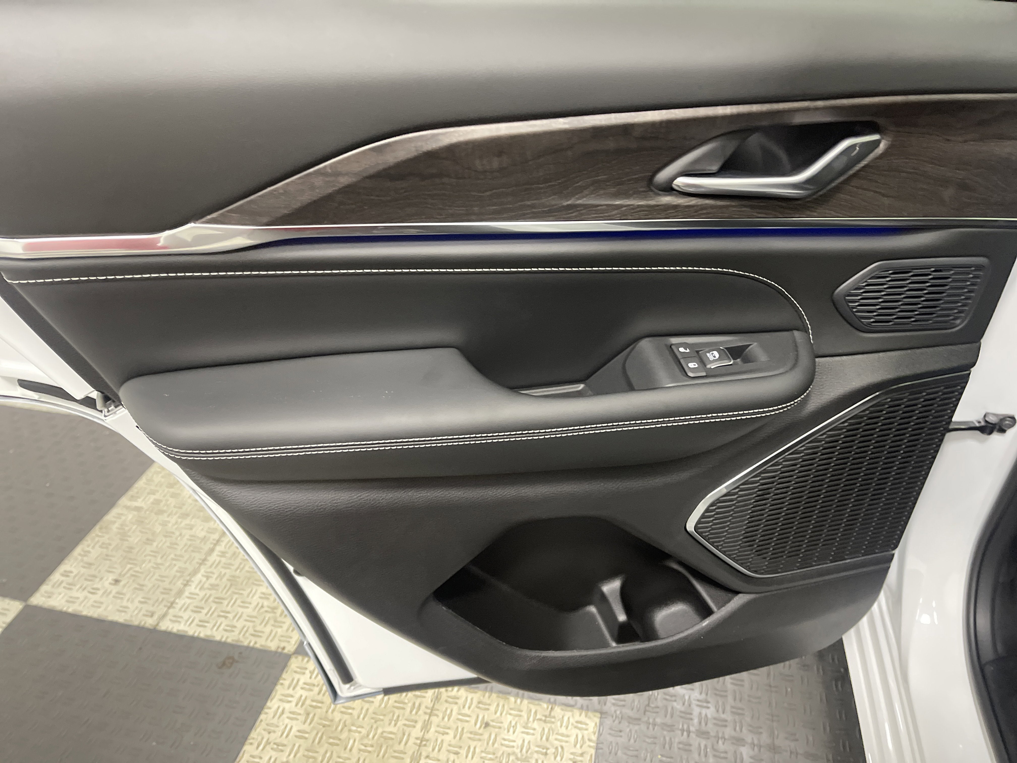 2025 Jeep Grand Cherokee GRAND CHEROKEE OVERLAND 4X4