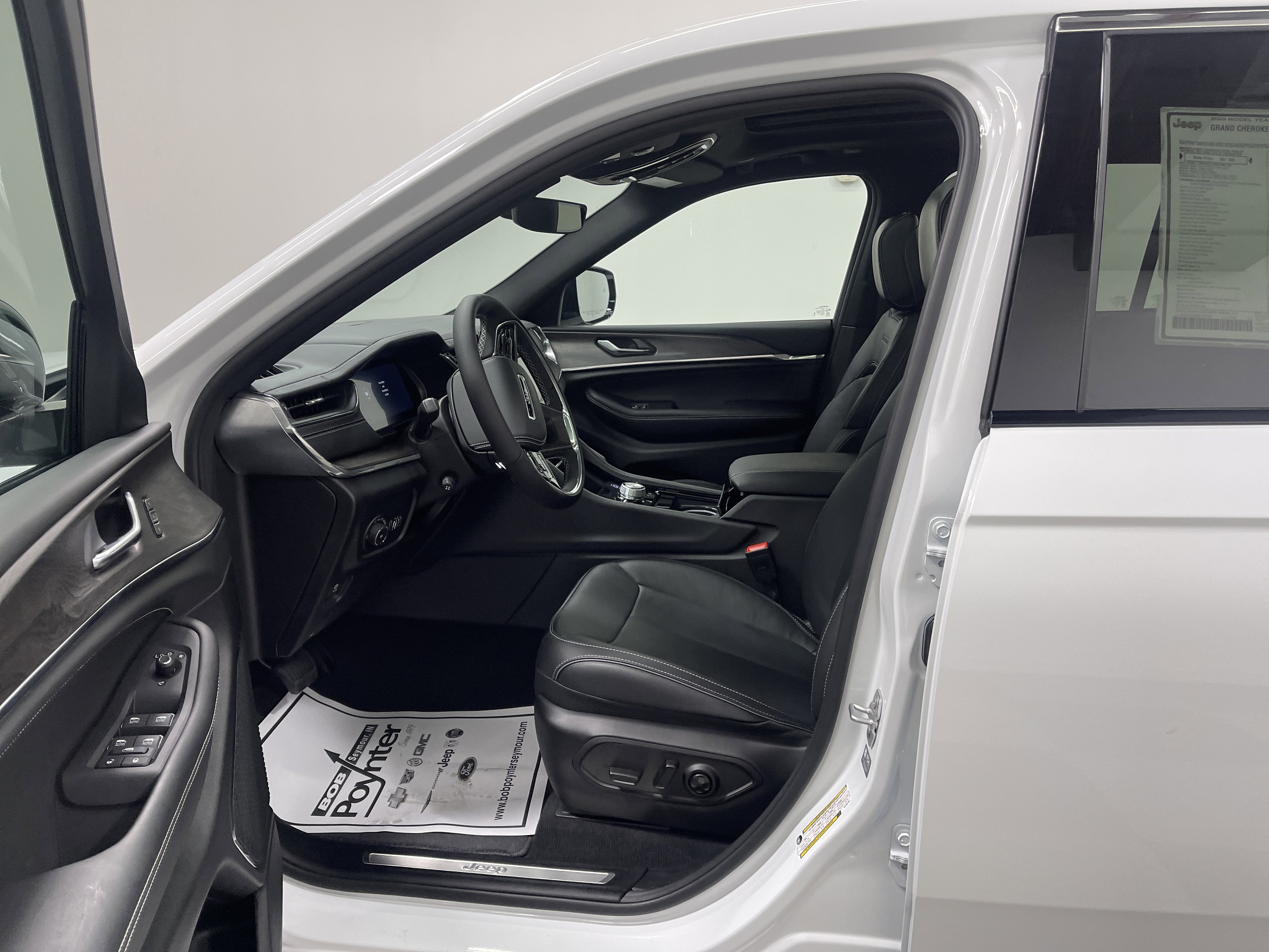 2025 Jeep Grand Cherokee GRAND CHEROKEE OVERLAND 4X4