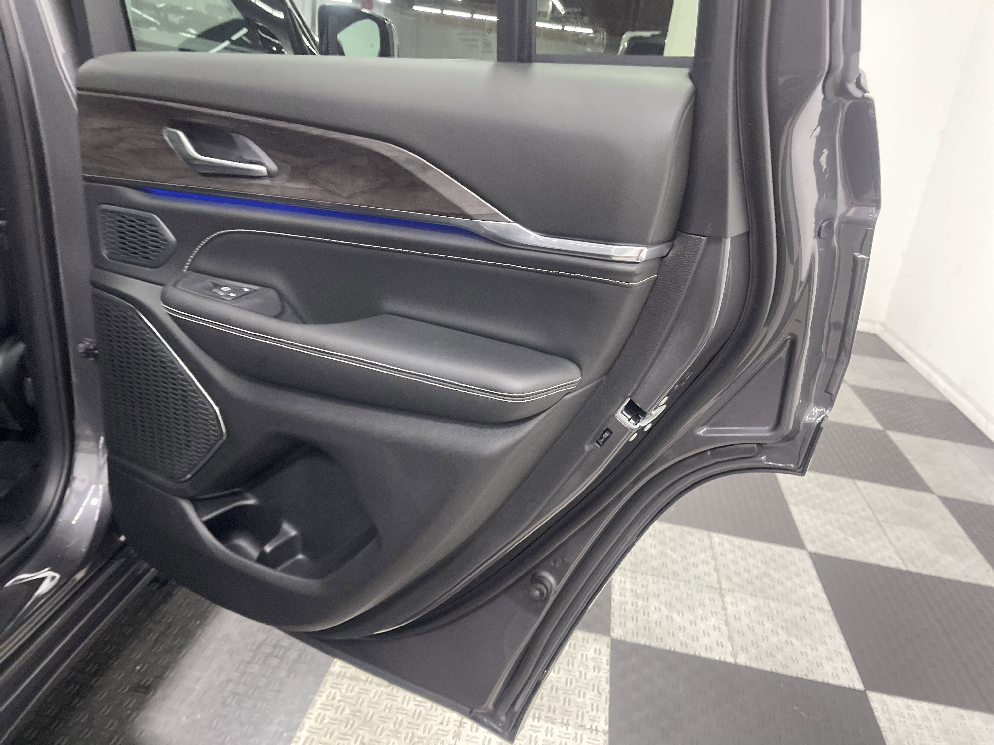 2025 Jeep Grand Cherokee GRAND CHEROKEE OVERLAND 4X4