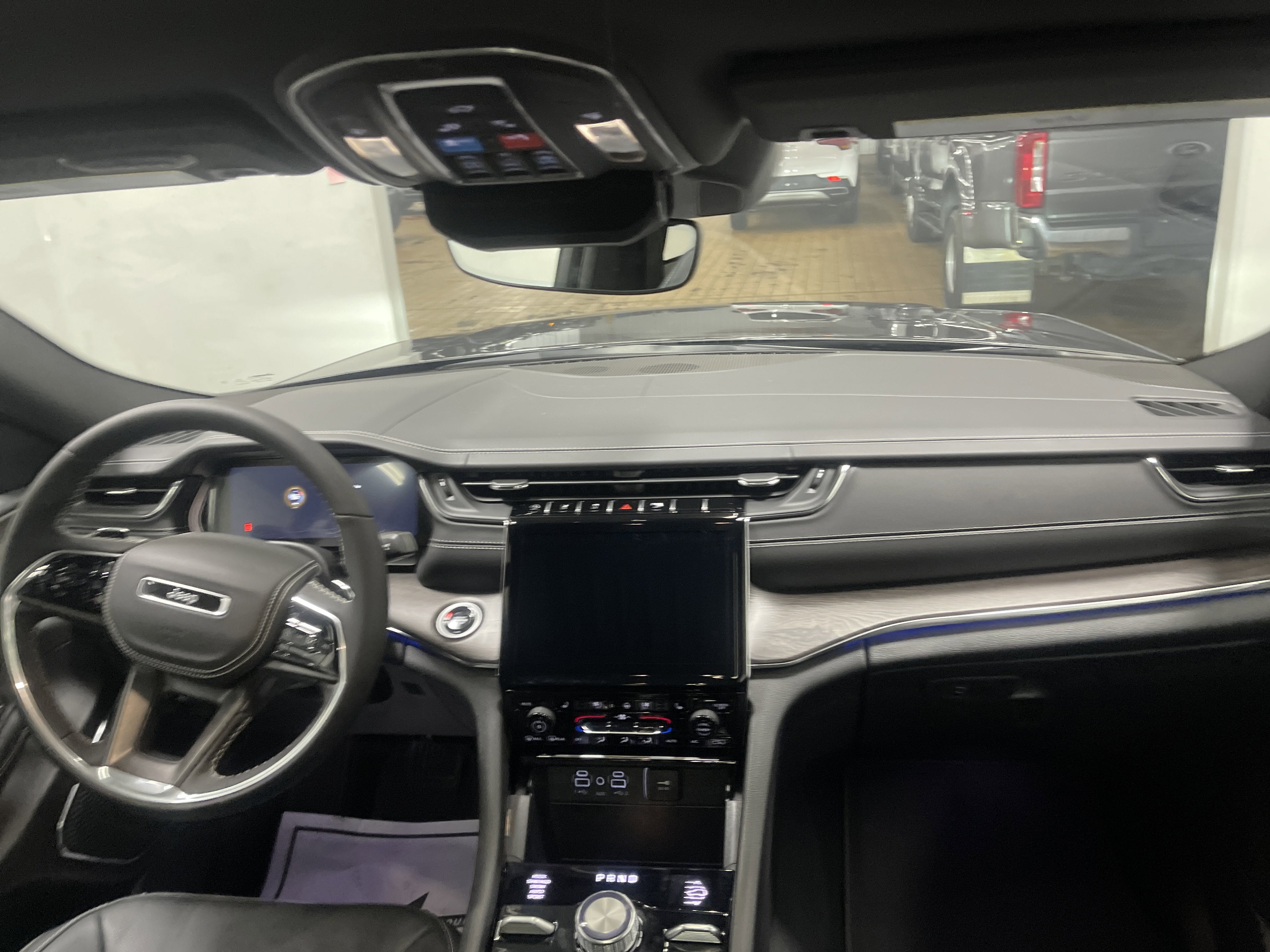 2025 Jeep Grand Cherokee GRAND CHEROKEE OVERLAND 4X4