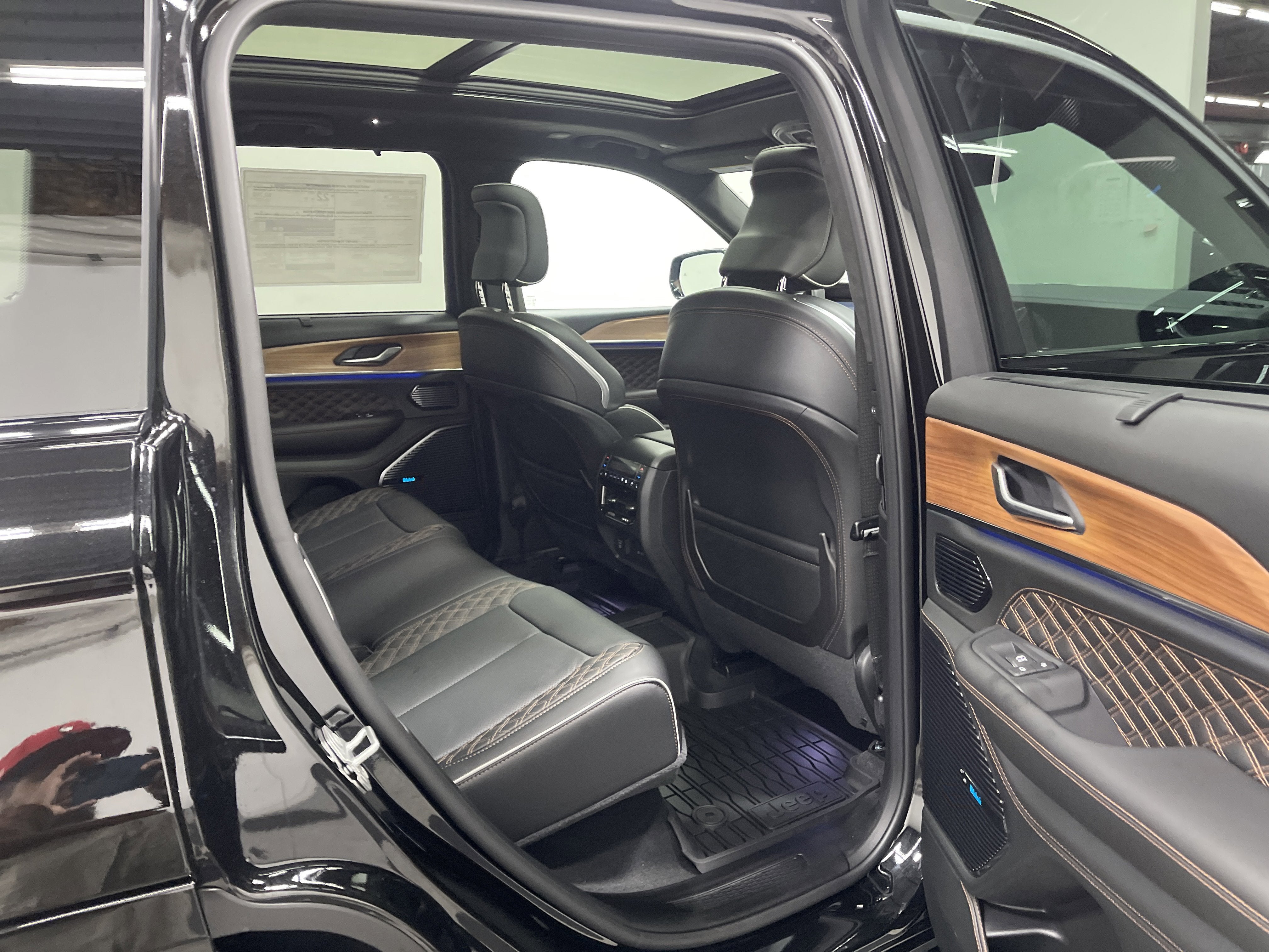 2026 Jeep Grand Cherokee GRAND CHEROKEE SUMMIT 4X4