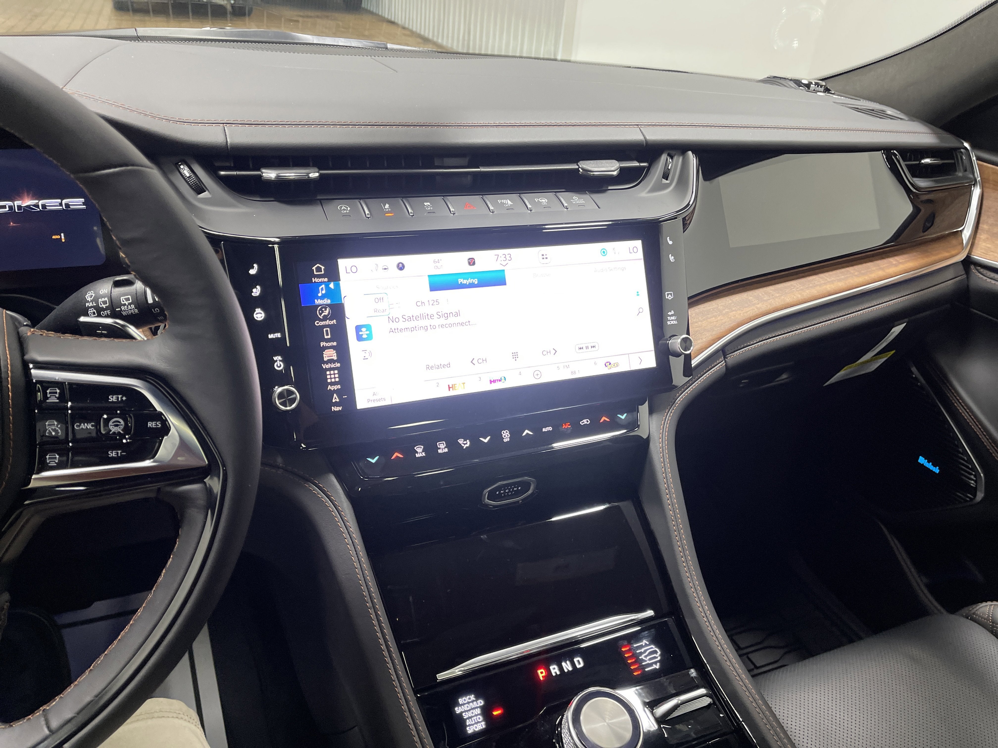 2026 Jeep Grand Cherokee GRAND CHEROKEE SUMMIT 4X4