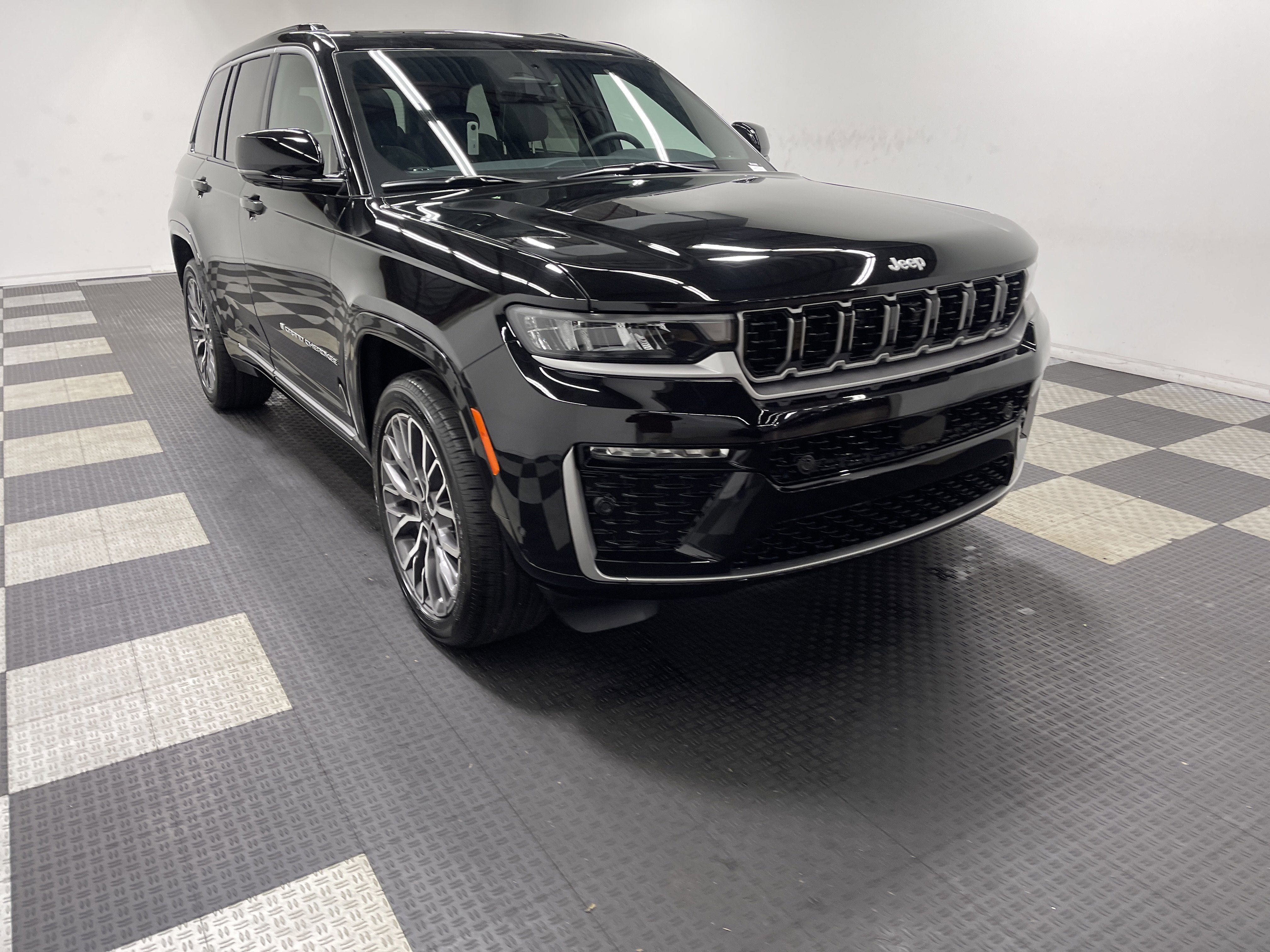2026 Jeep Grand Cherokee GRAND CHEROKEE SUMMIT 4X4