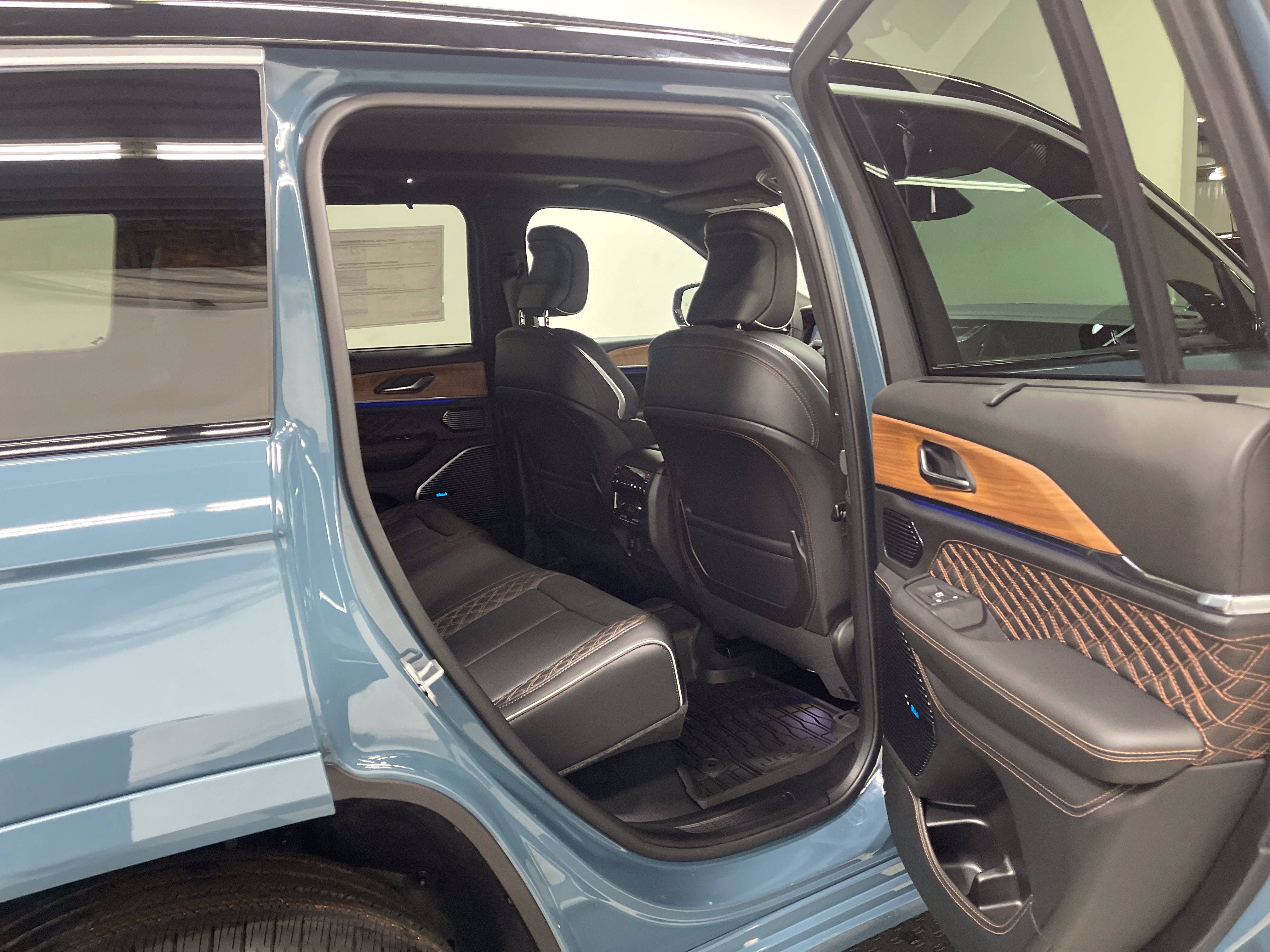 2026 Jeep Grand Cherokee GRAND CHEROKEE SUMMIT 4X4