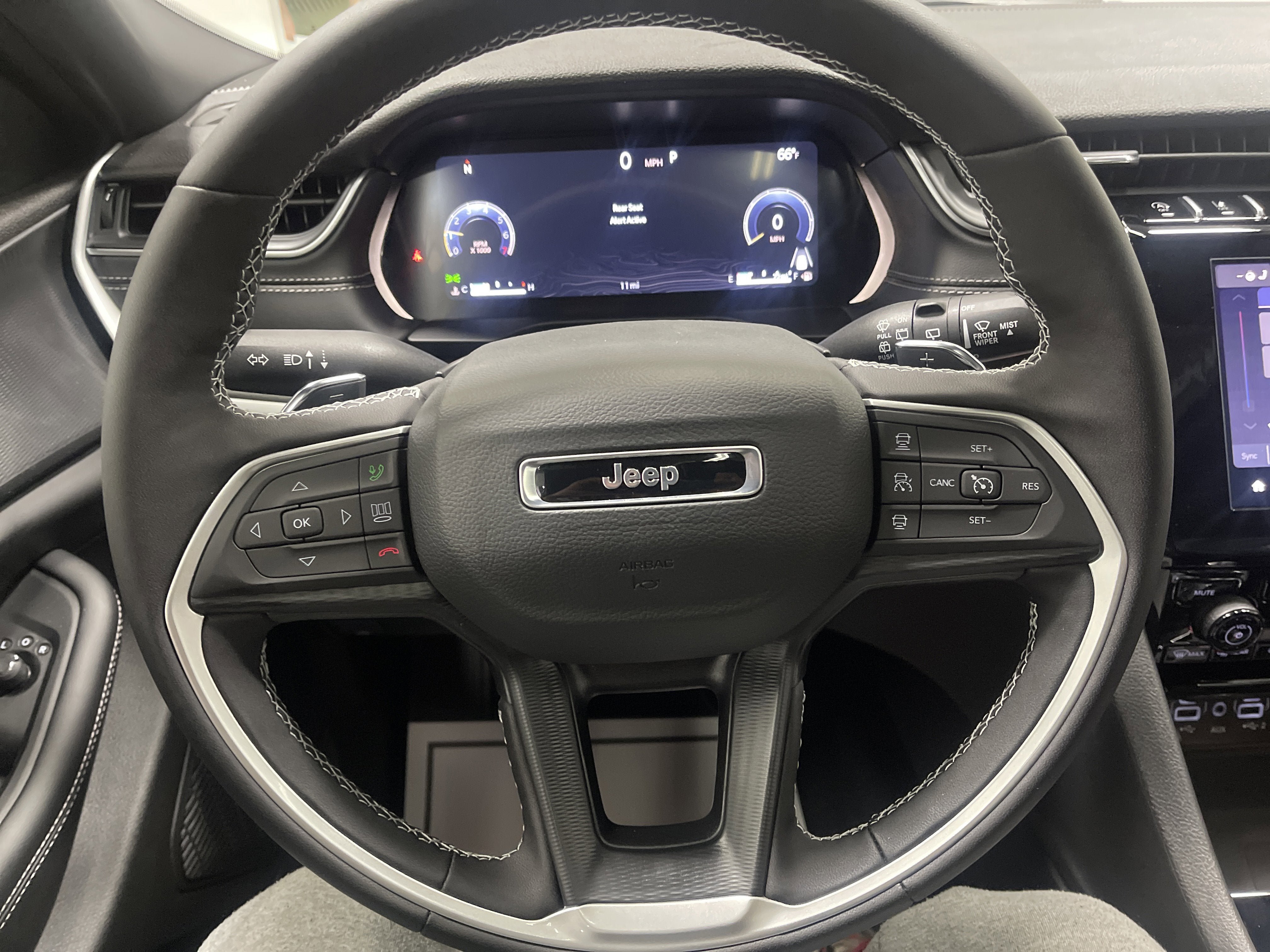 2025 Jeep Grand Cherokee GRAND CHEROKEE L ALTITUDE X 4X4