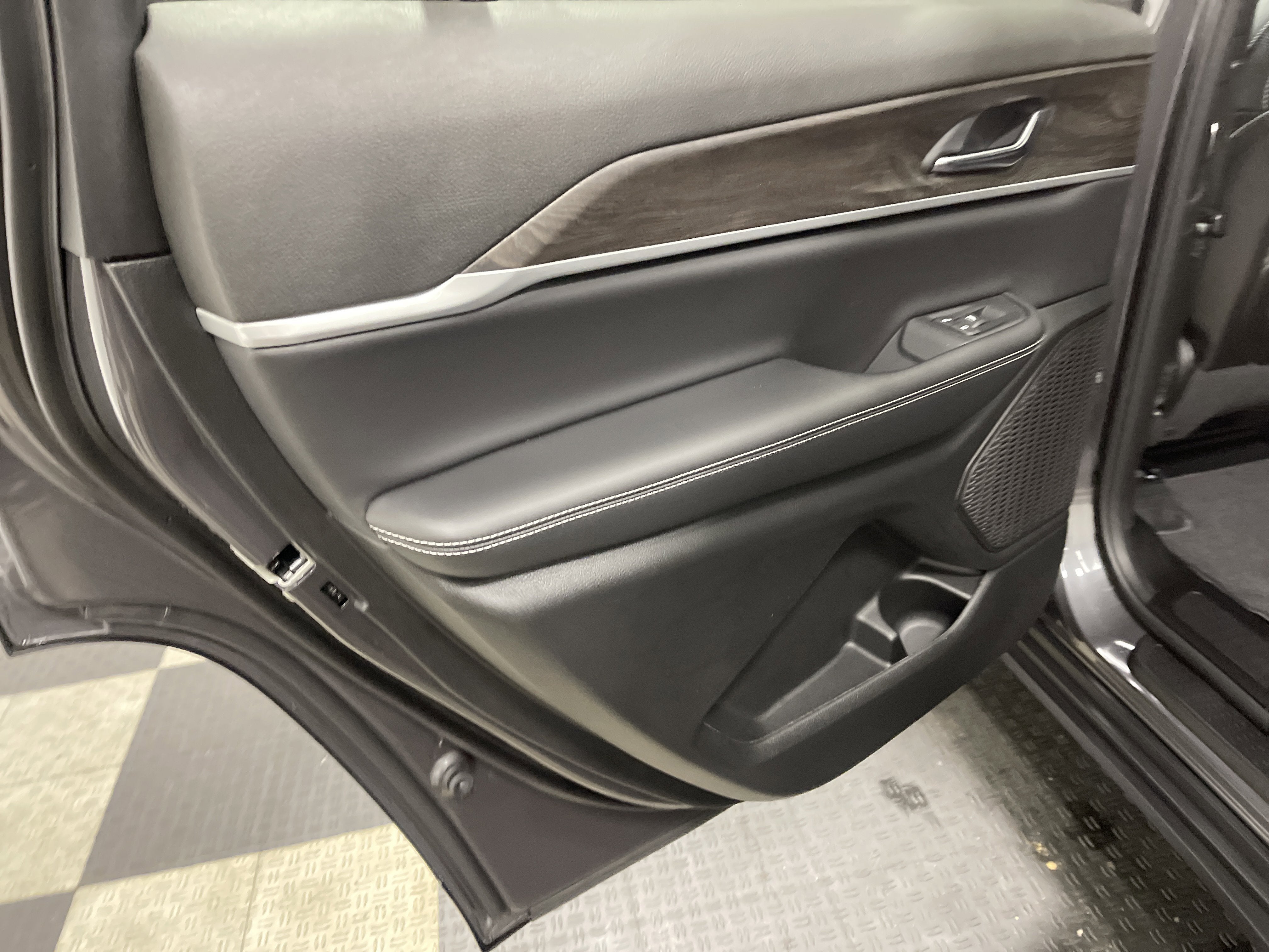 2026 Jeep Grand Cherokee GRAND CHEROKEE L LAREDO ALTITUDE 4X4