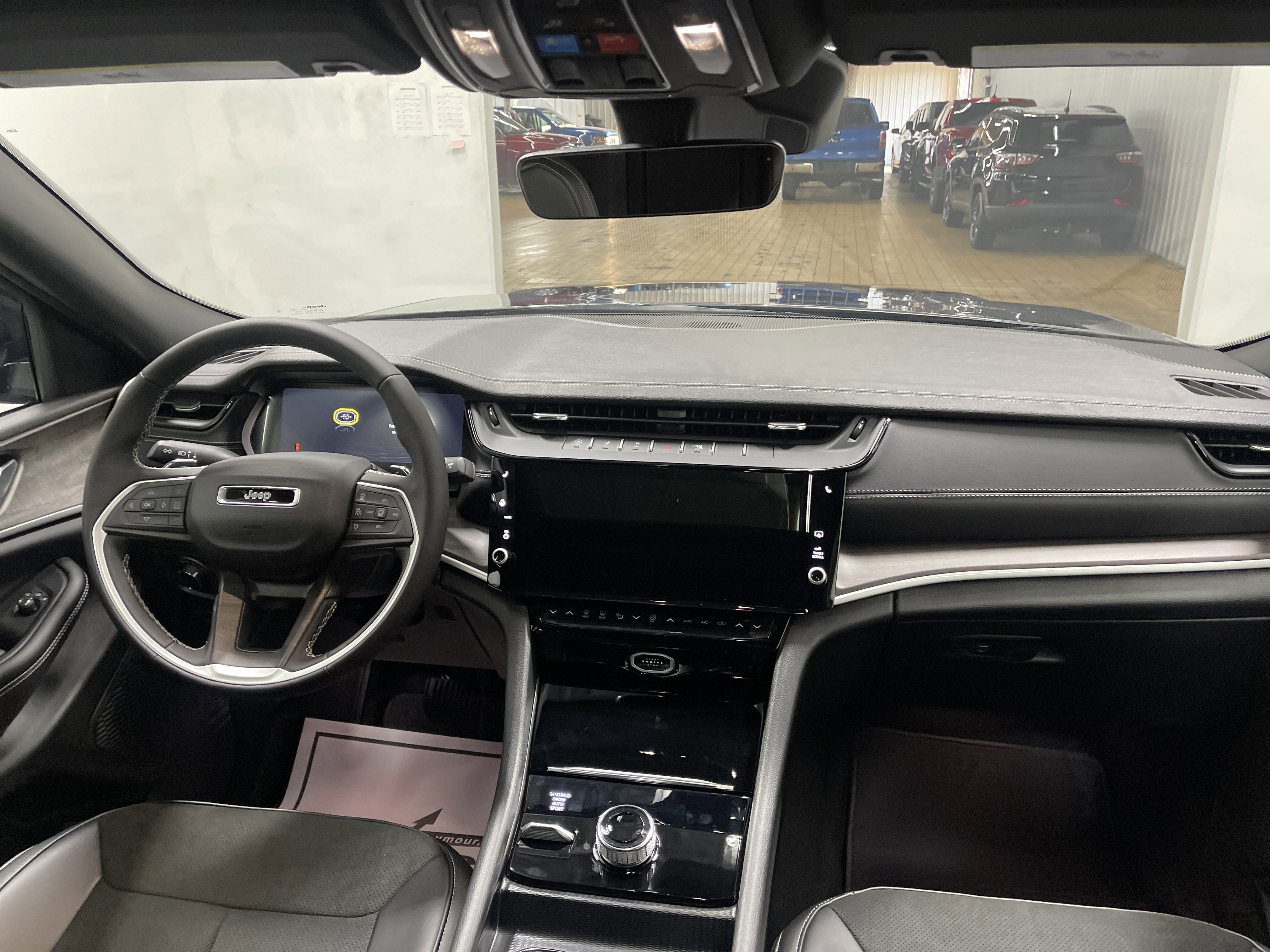 2026 Jeep Grand Cherokee GRAND CHEROKEE L LAREDO ALTITUDE 4X4